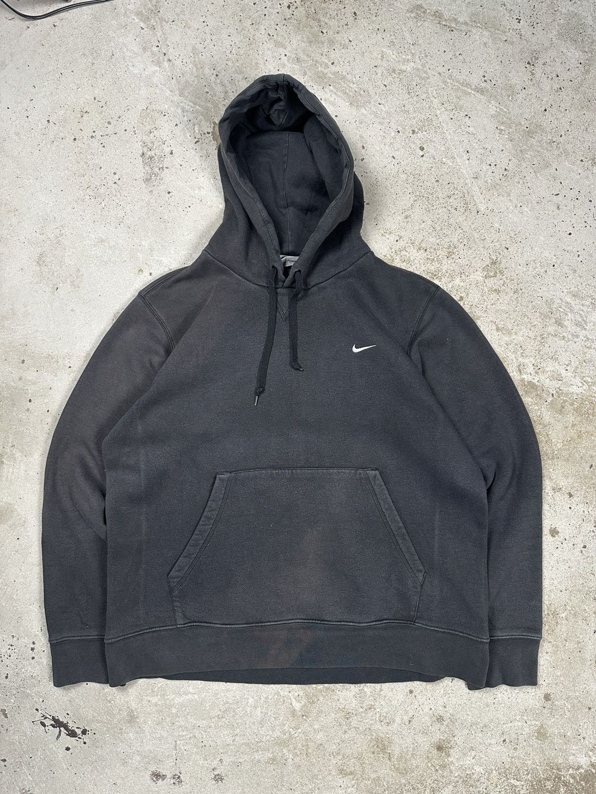 Nike × Vintage Vintage Y2K Nike Faded Black Small Swoosh Hoodie Size US M / EU 48-50 / 2 - 1 Thumbnail