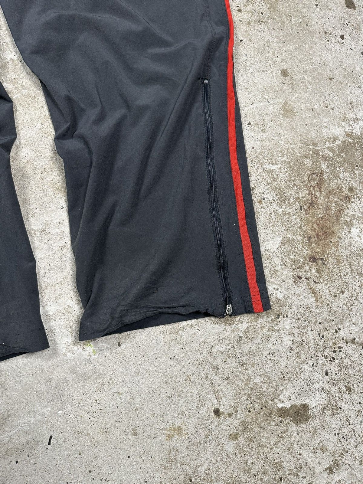 Nike × Vintage Vintage Y2K Nike Grey Baggy Track Pants Swoosh Size US 34 / EU 50 - 9 Thumbnail