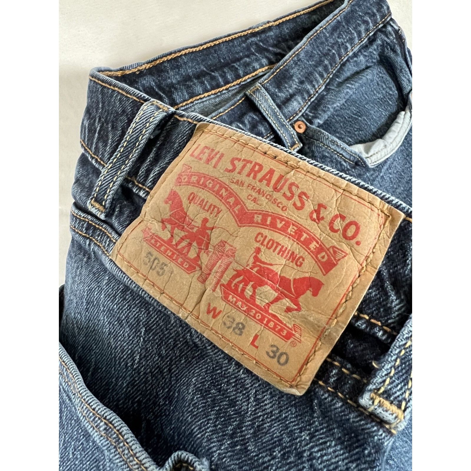 Levi's Levi’s 505 Blue Denim Jeans Size 38x30 Medium Dark Wash Size US 38 / EU 54 - 2 Thumbnail