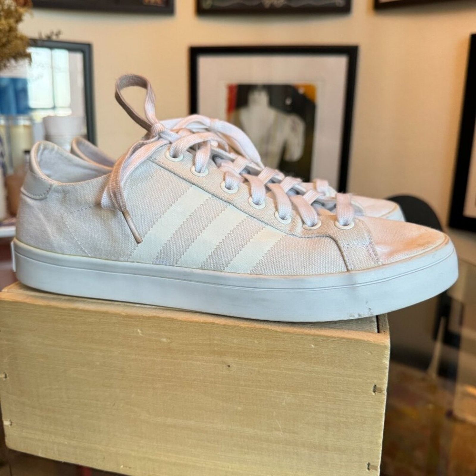 Adidas adidas CourtVantage Ftw White/ Ftw White, Mens 10.5 Size US 10.5 / EU 43-44 - 4 Thumbnail