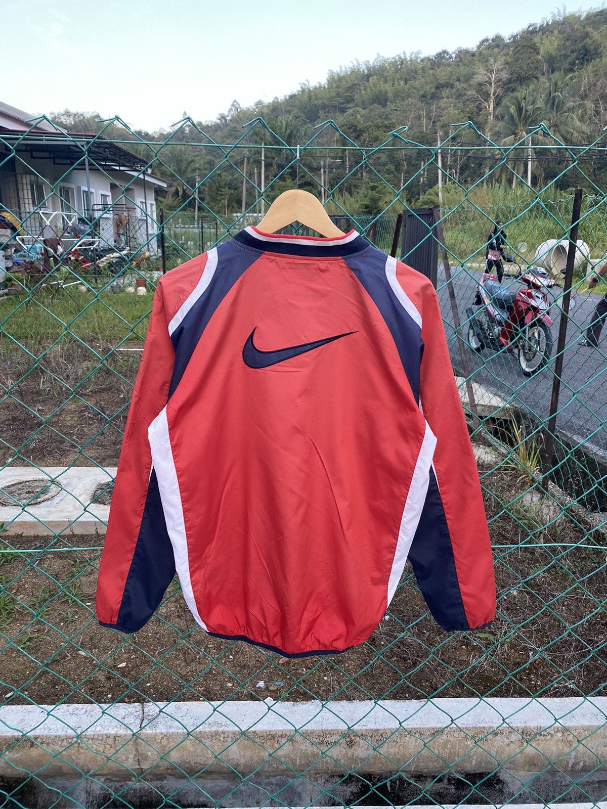 Nike × Vintage Nike Center Woven Training Sweater Size US M / EU 48-50 / 2 - 2 Thumbnail