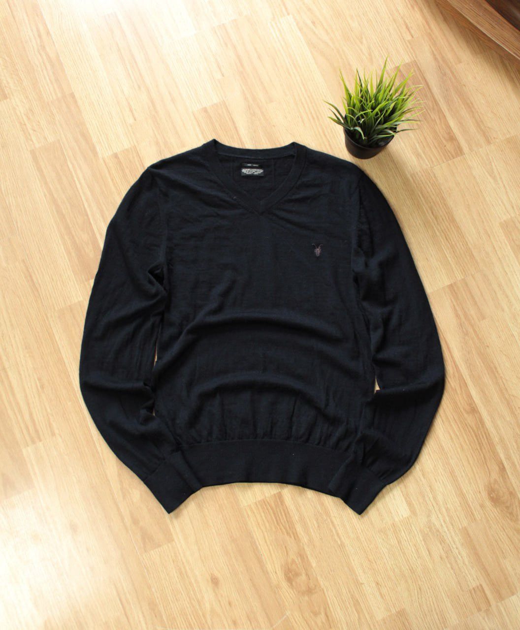 Allsaints 🔥 Allsaints Spitalfields 100% Wool Merino V Neck Sweater Size US S / EU 44-46 / 1 - 1 Thumbnail