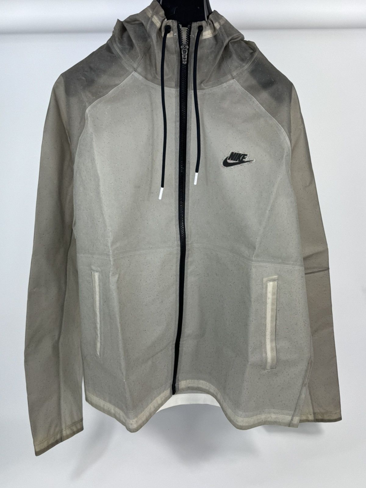 Nike logo coat deals