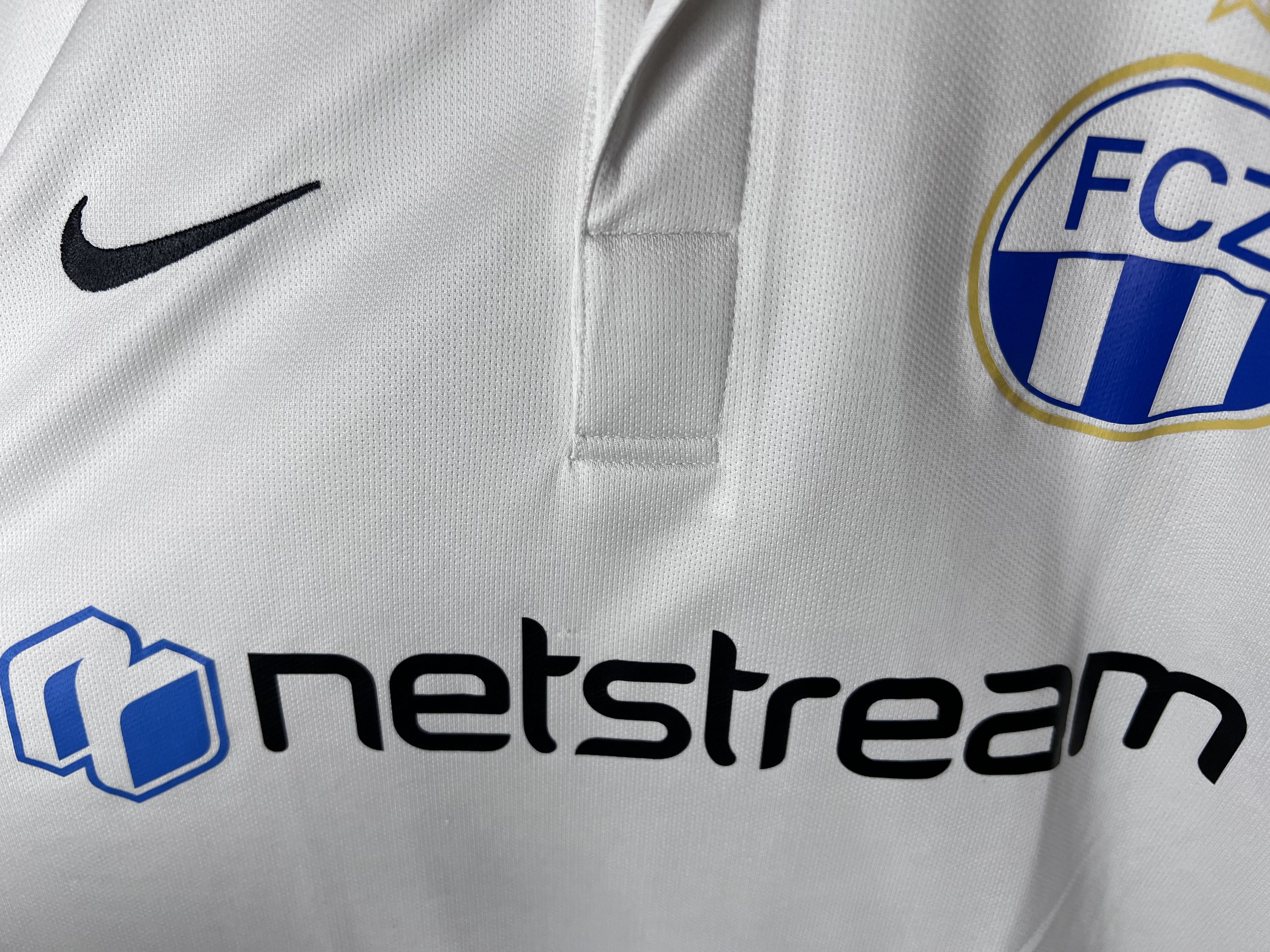 Nike FC ZURICH 2014 2015 HOME FOOTBALL SHIRT SOCCER JERSEY NIKE Size US L / EU 52-54 / 3 - 5 Thumbnail