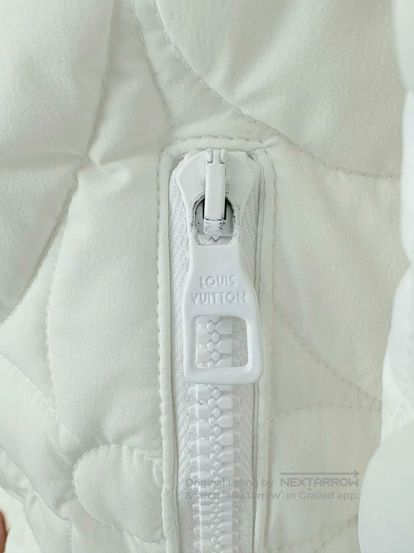 Louis Vuitton louis vuitton embossed logo down jacket. Size L / US 10 / IT 46 - 2 Thumbnail