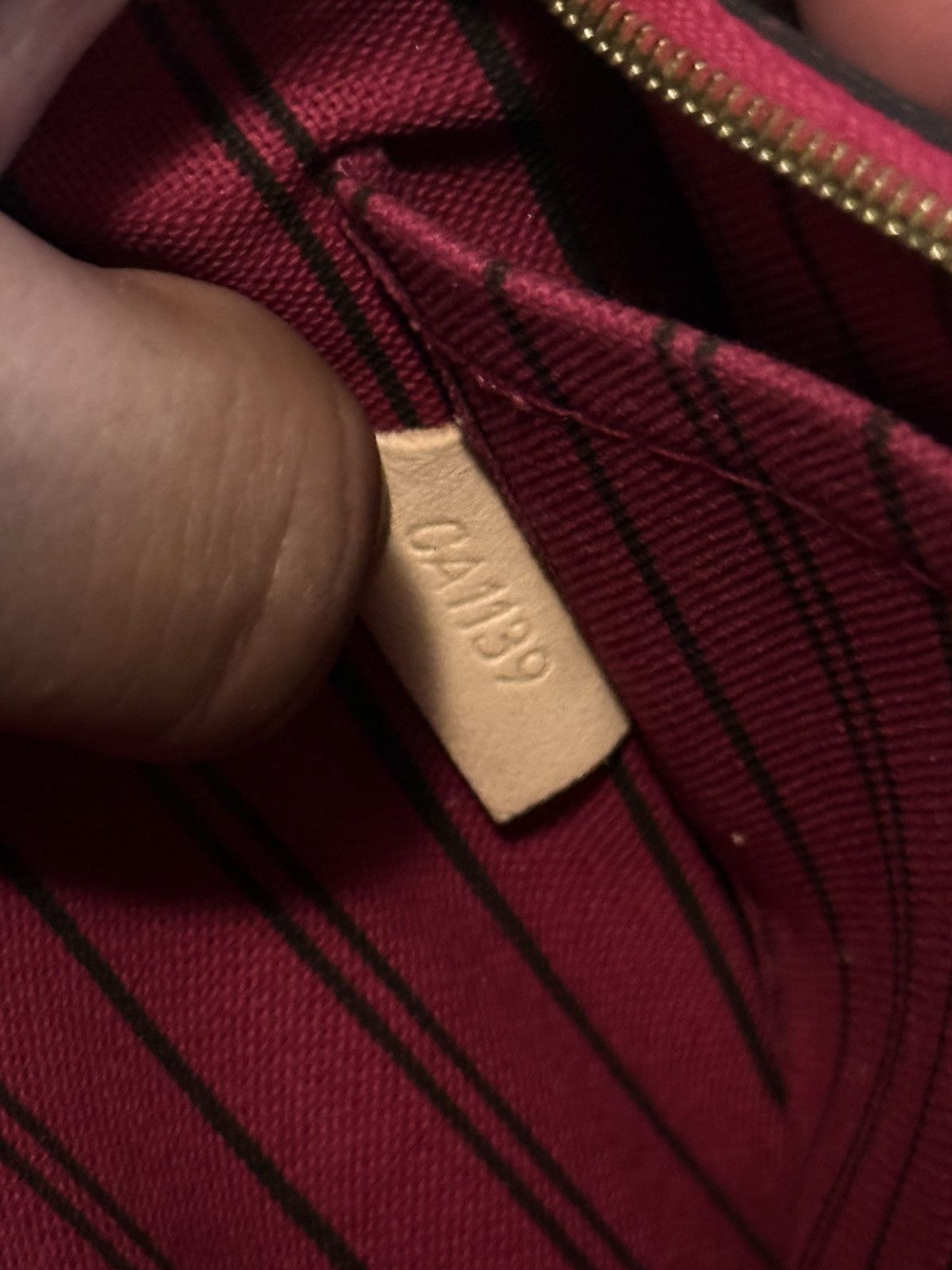 Louis Vuitton Louis Vuitton Neverfull Clutch Size ONE SIZE - 5 Thumbnail