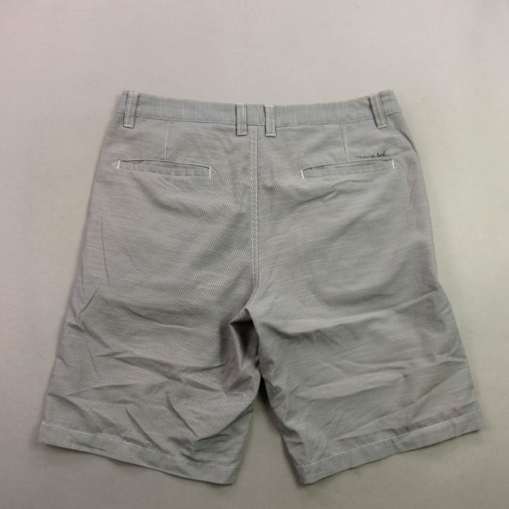 TravisMathew Travis Mathew Shorts Mens 34 Pockets Button Lightweight Gray Chino Casual Size US 34 / EU 50 - 4 Thumbnail