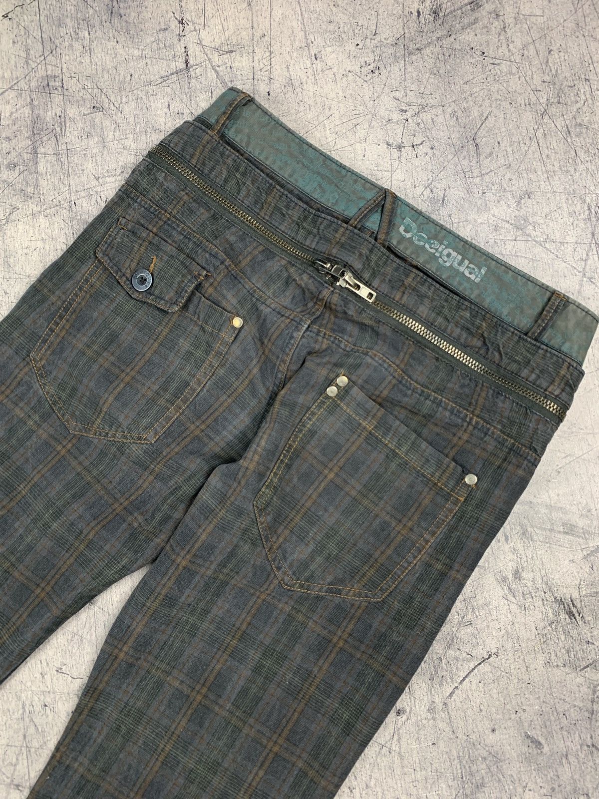 Desigual Vintage Y2K Desigual Plaid Avant Garde Pants Size 40 Regular Size US 31 - 8 Thumbnail