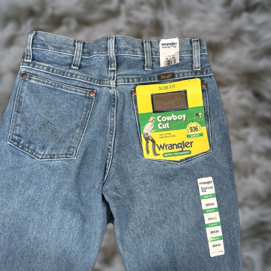 Wrangler Wrangler Cowboy Cut Slim Jeans Mens 28x30 Light Wash A102 NEW Size US 28 / EU 44 - 1 Thumbnail
