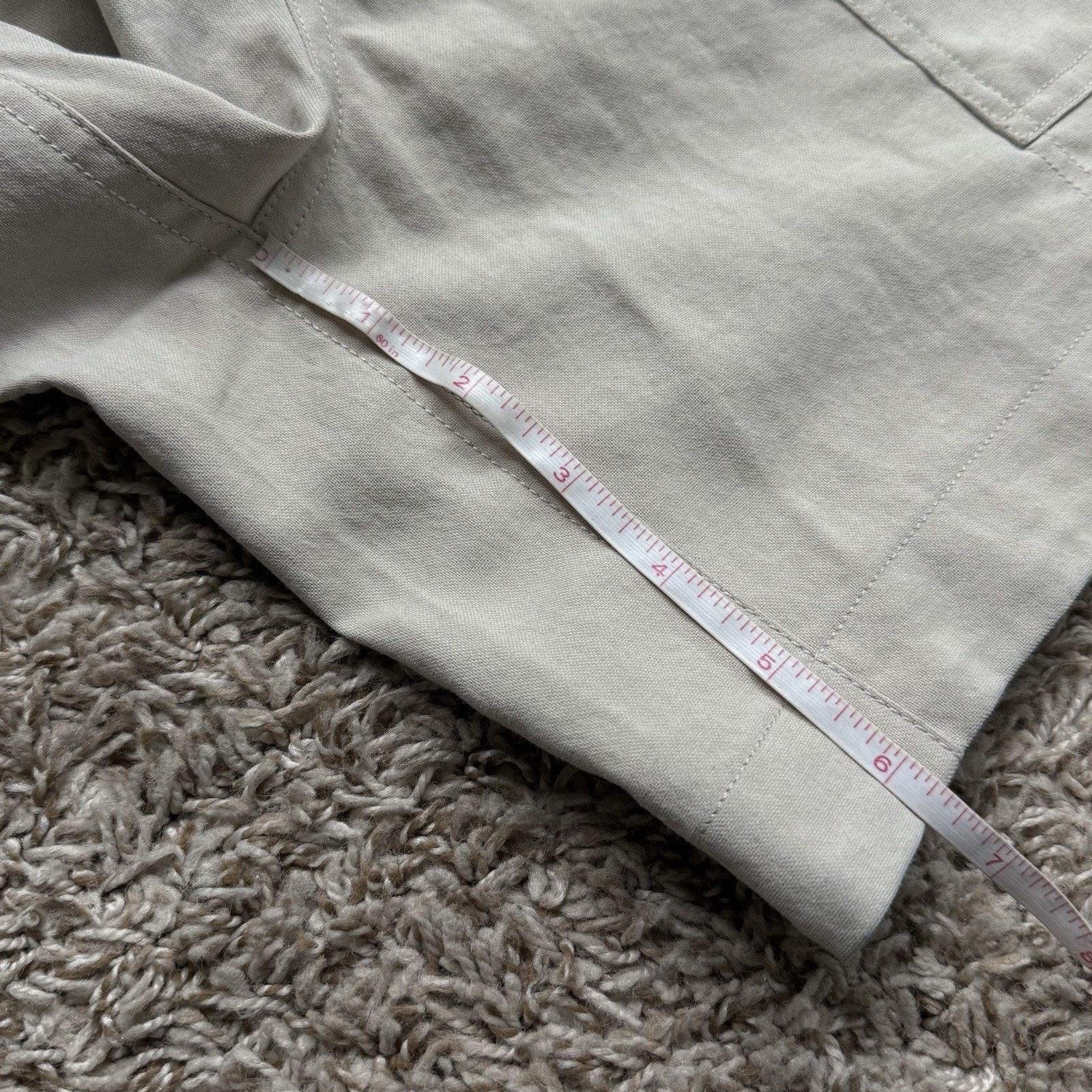 Lululemon LuluLemon Relaxed Fit Pull On Short Light Woven 6” Inseam Size US 32 / EU 48 - 8 Thumbnail