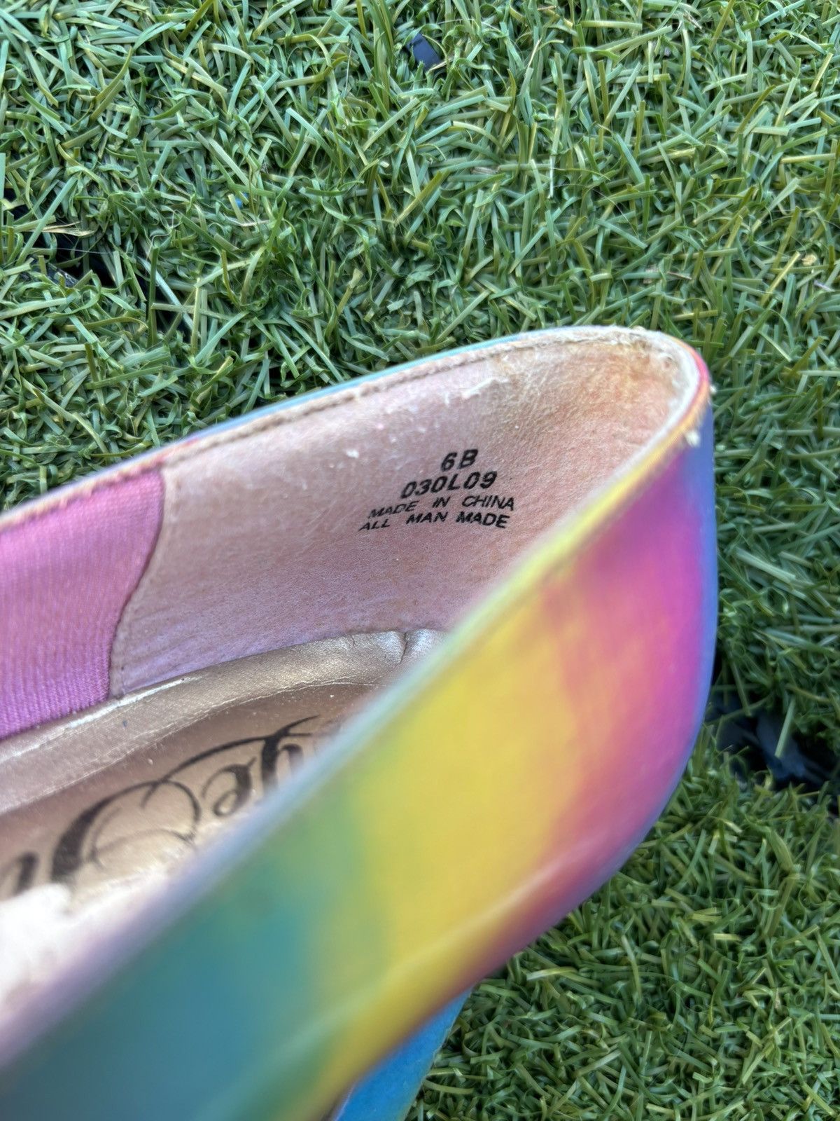 Other 80s Iridescent Rainbow 3.5” Stiletto Heels Size US 6 / IT 36 - 9 Thumbnail