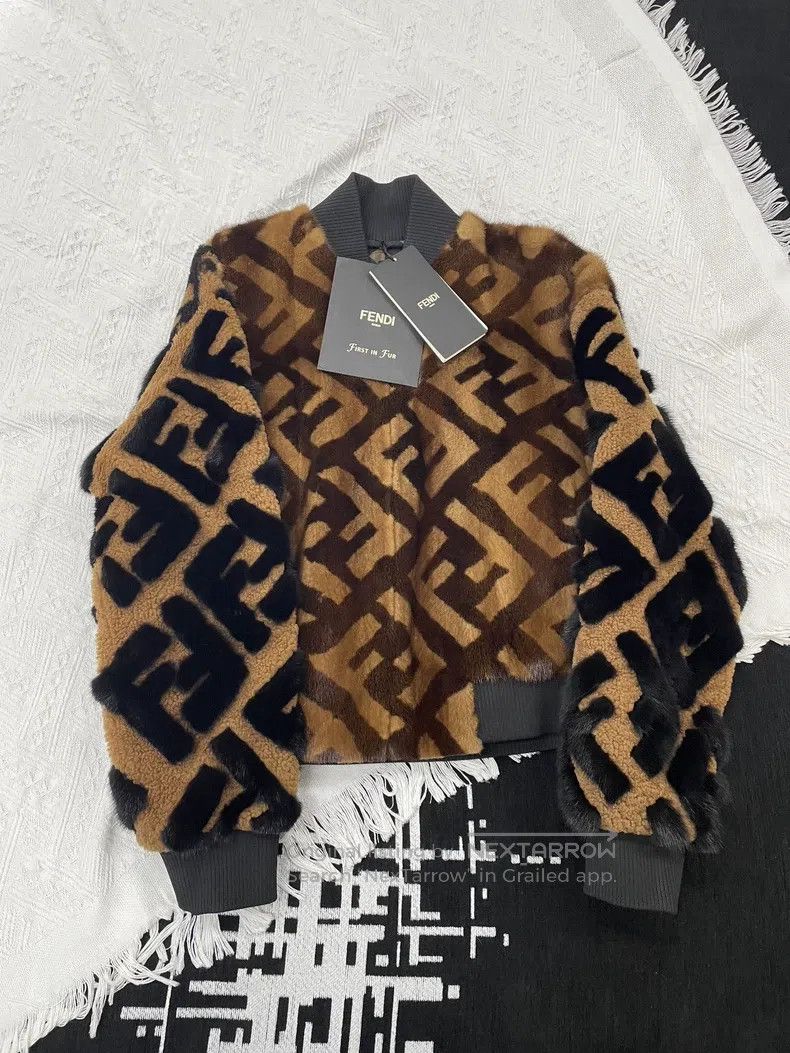 Fendi Fendi Monogrammed fur jacket with reversible design Size S / US 4 / IT 40 - 1 Thumbnail