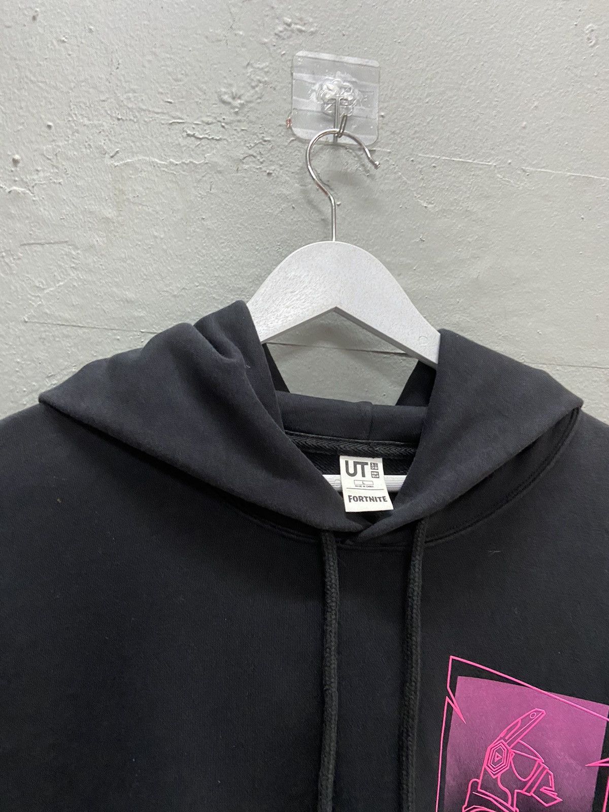 Uniqlo FORTNITE X UNIQLO DJ YONDER BLACK HOODIE Size US M / EU 48-50 / 2 - 5 Thumbnail