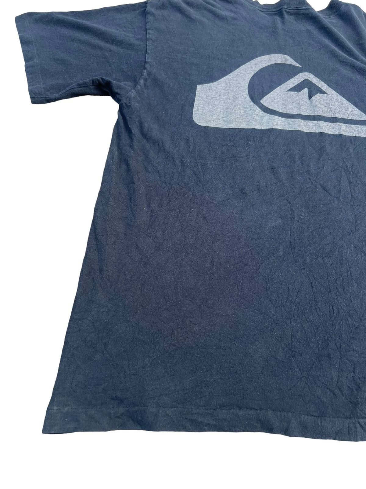 Quiksilver Vintage 90s Quiksilver Faded Black Spell out Big Logo tee Size US L / EU 52-54 / 3 - 17 Thumbnail