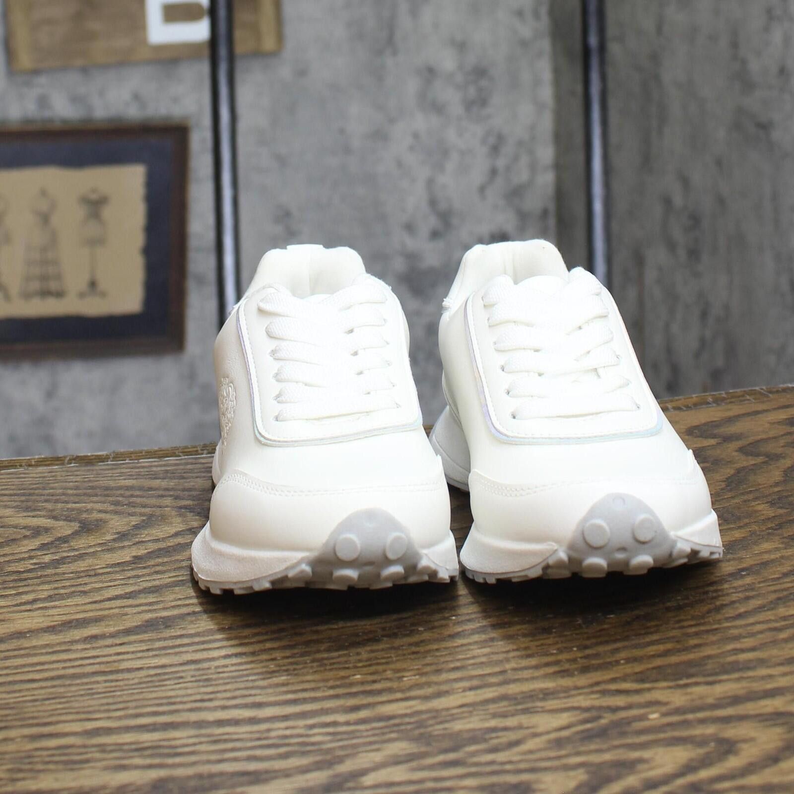 Vince Camuto Nwt Vince Camuto Lace Up Jogger Sneakers Vcsng0408 White 1 Size US 5 / EU 37 - 3 Thumbnail