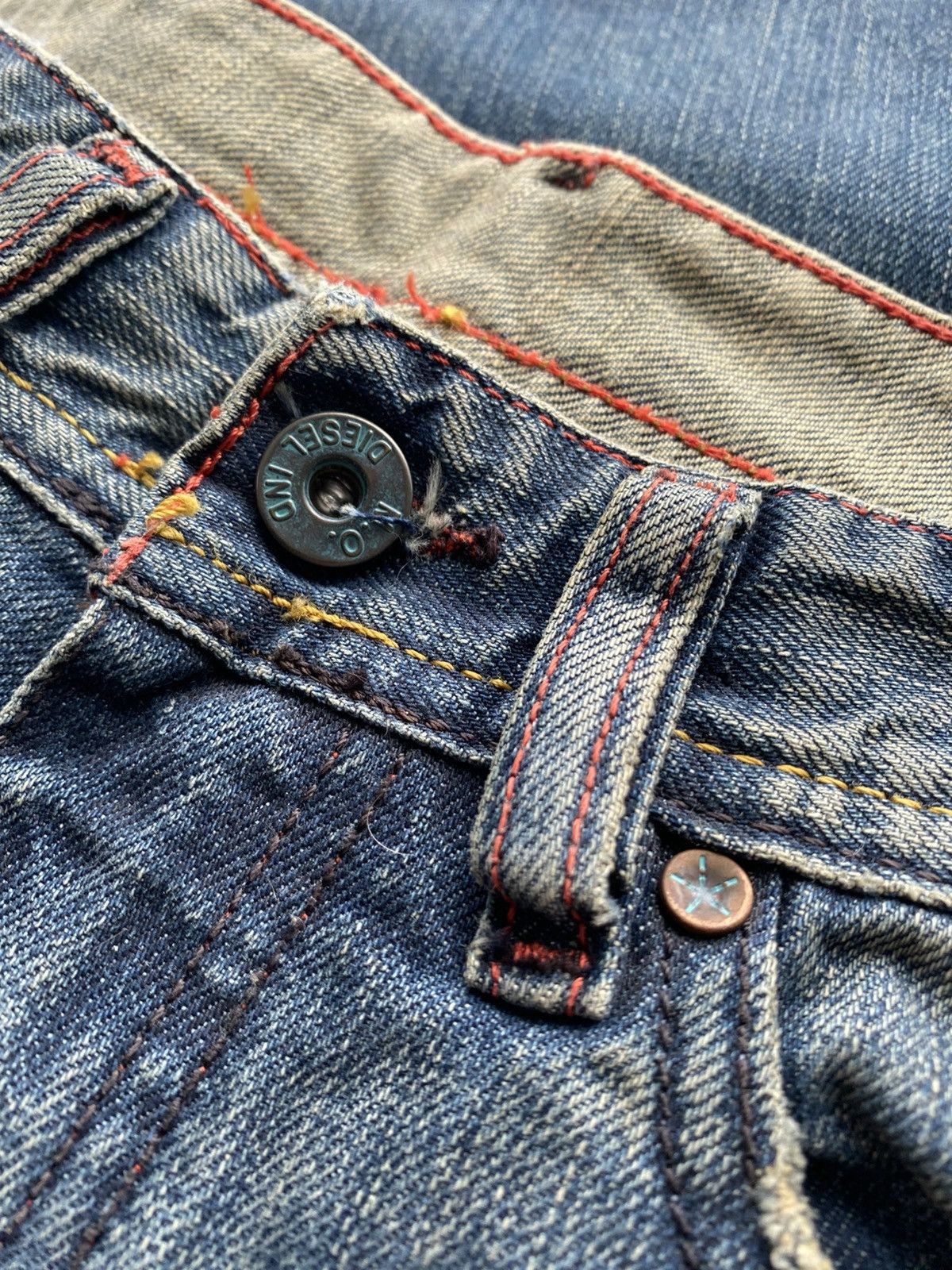 Diesel NWT 90s Luxury Diesel Rame Bootcut Jeans Made in Italy W26 Size 26" / US 2 / IT 38 - 18 Thumbnail