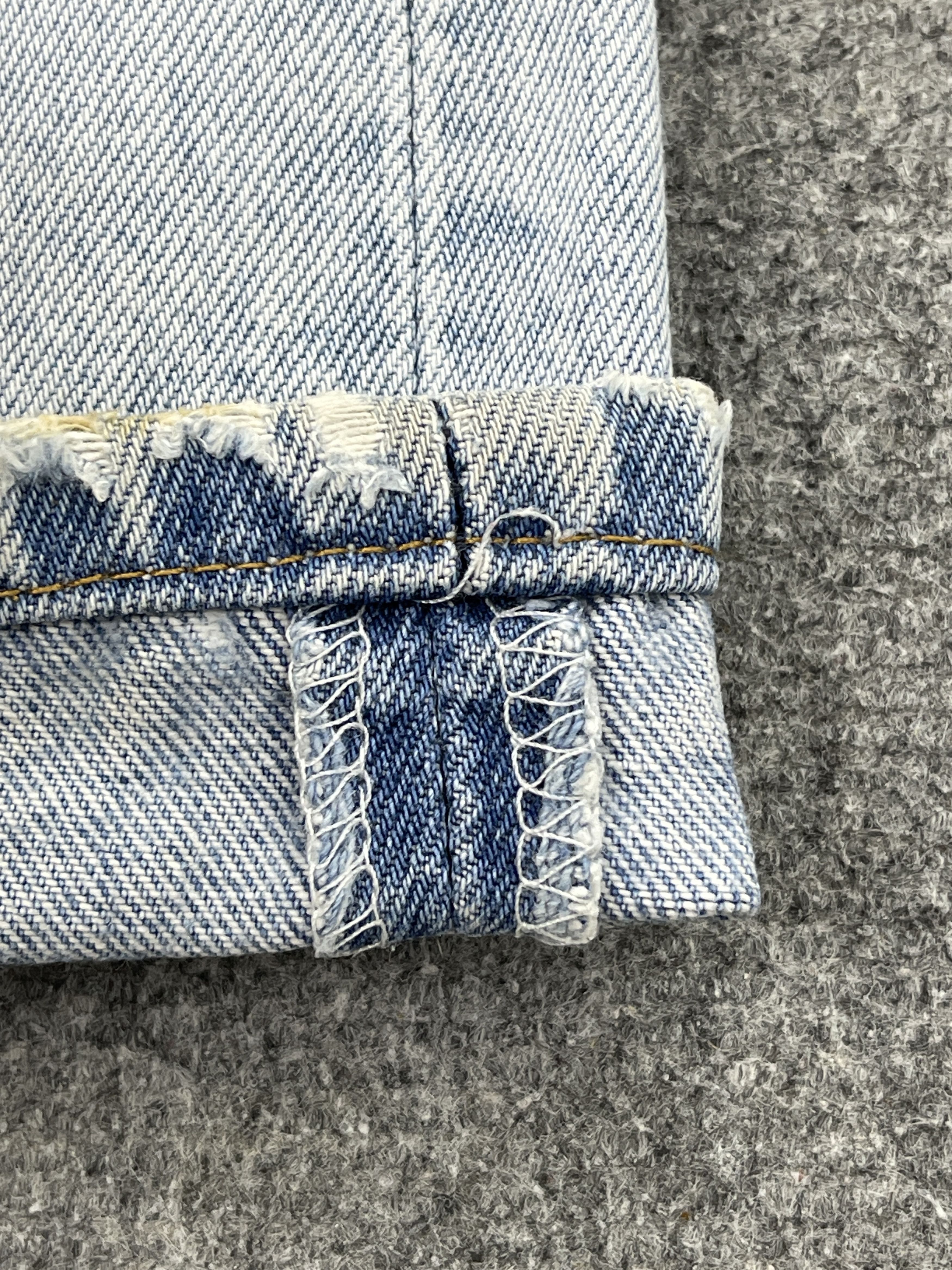 Levi's × Vintage Light Washed Vintage Levis 501 Denim Jeans Size US 31 - 7 Thumbnail