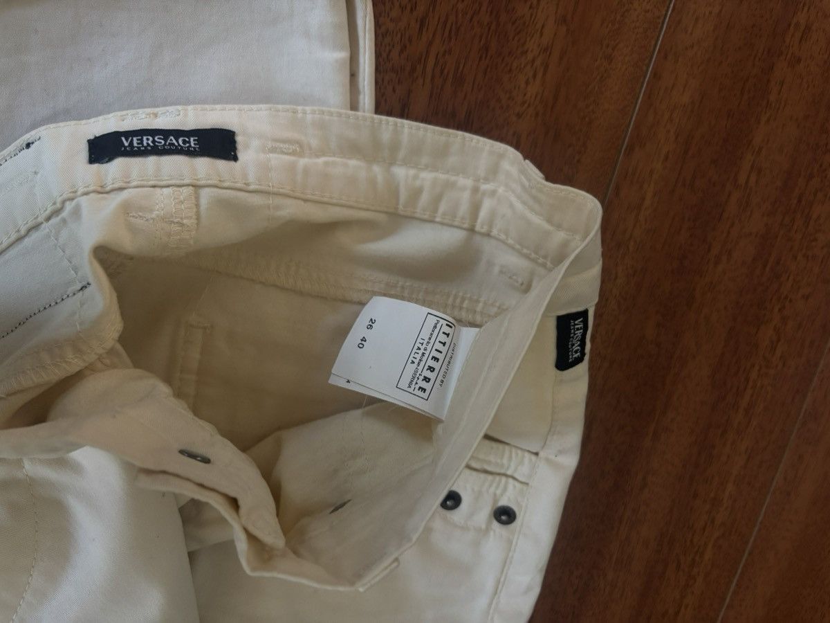 Versace Vintage Versace Cream Low Rise Flare Pants Size 27" / US 4 / IT 40 - 4 Thumbnail