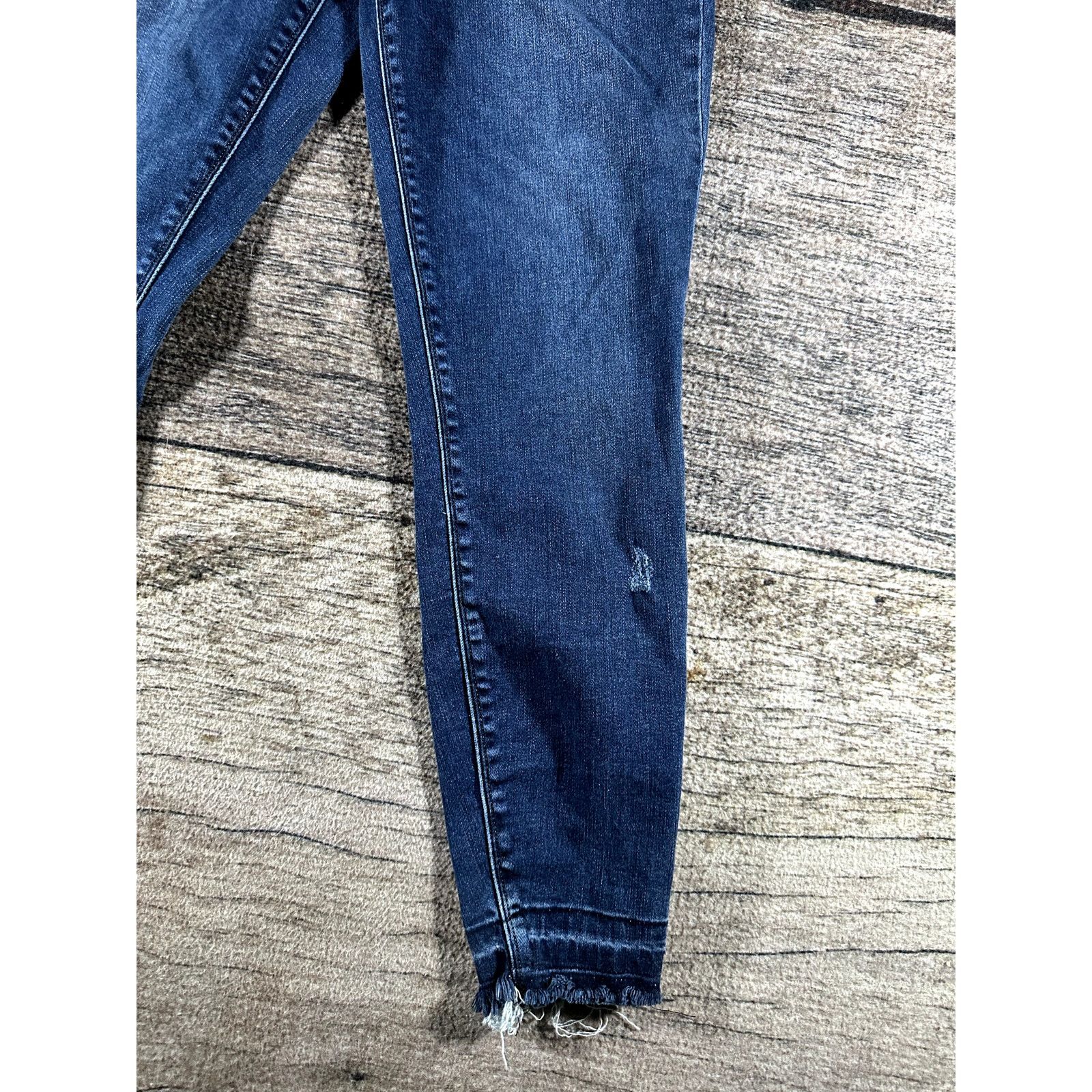 Spanx Spanx Jeans Women’s Medium Blue Skinny High Rise Dark Wash Size 32" / US 10 / IT 46 - 4 Thumbnail