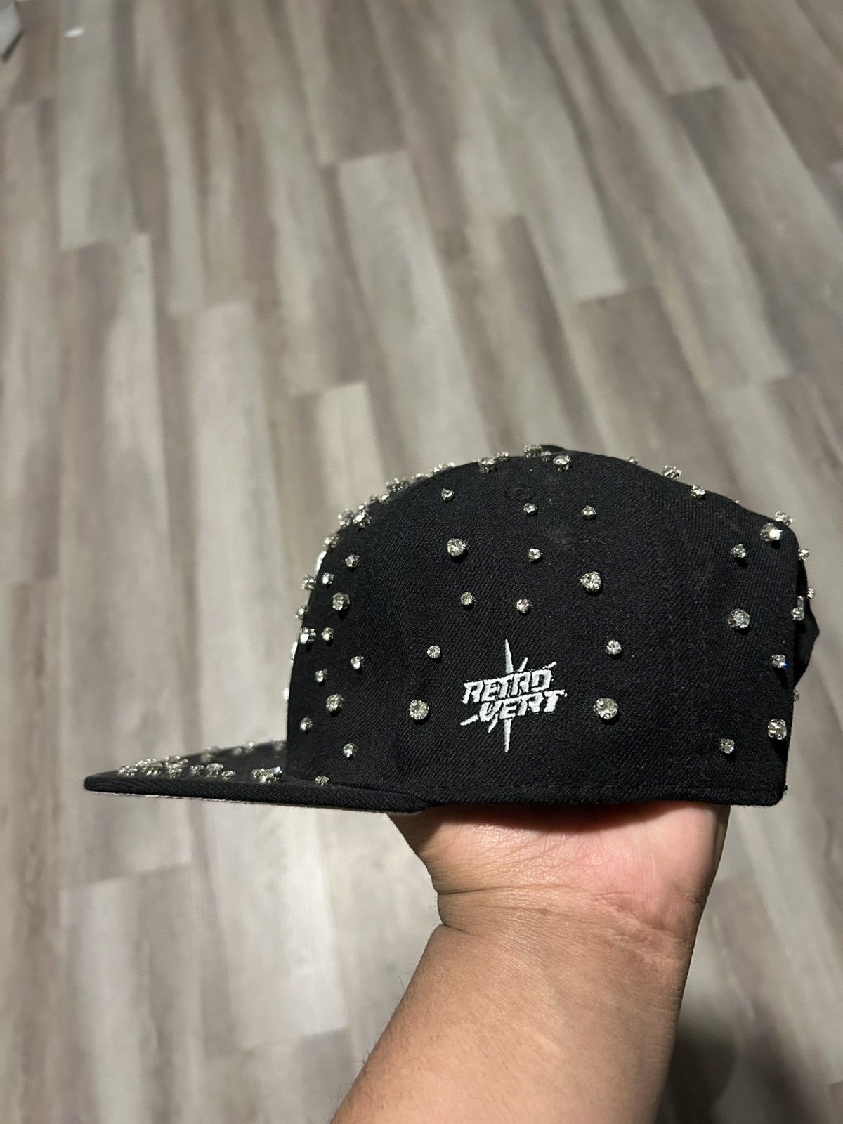City Streets RETRO VERT BEDAZZLED SNAPBACK PREOWNED Size ONE SIZE - 4 Thumbnail