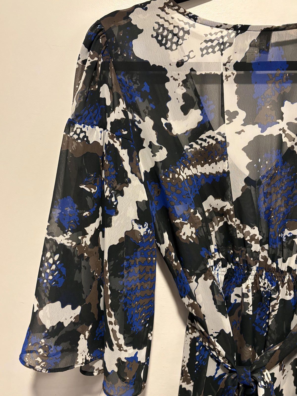 Other ECI Women's Sheer Printed Tunic with Embellished Bust 8/M Size M / US 6-8 / IT 42-44 - 9 Thumbnail