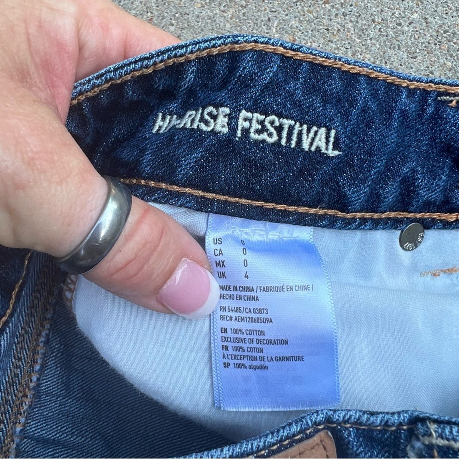 American Eagle Outfitters AEO high rise festival jean shorts peekaboo crochet pockets Size 25" / US 0 / IT 36 - 3 Thumbnail