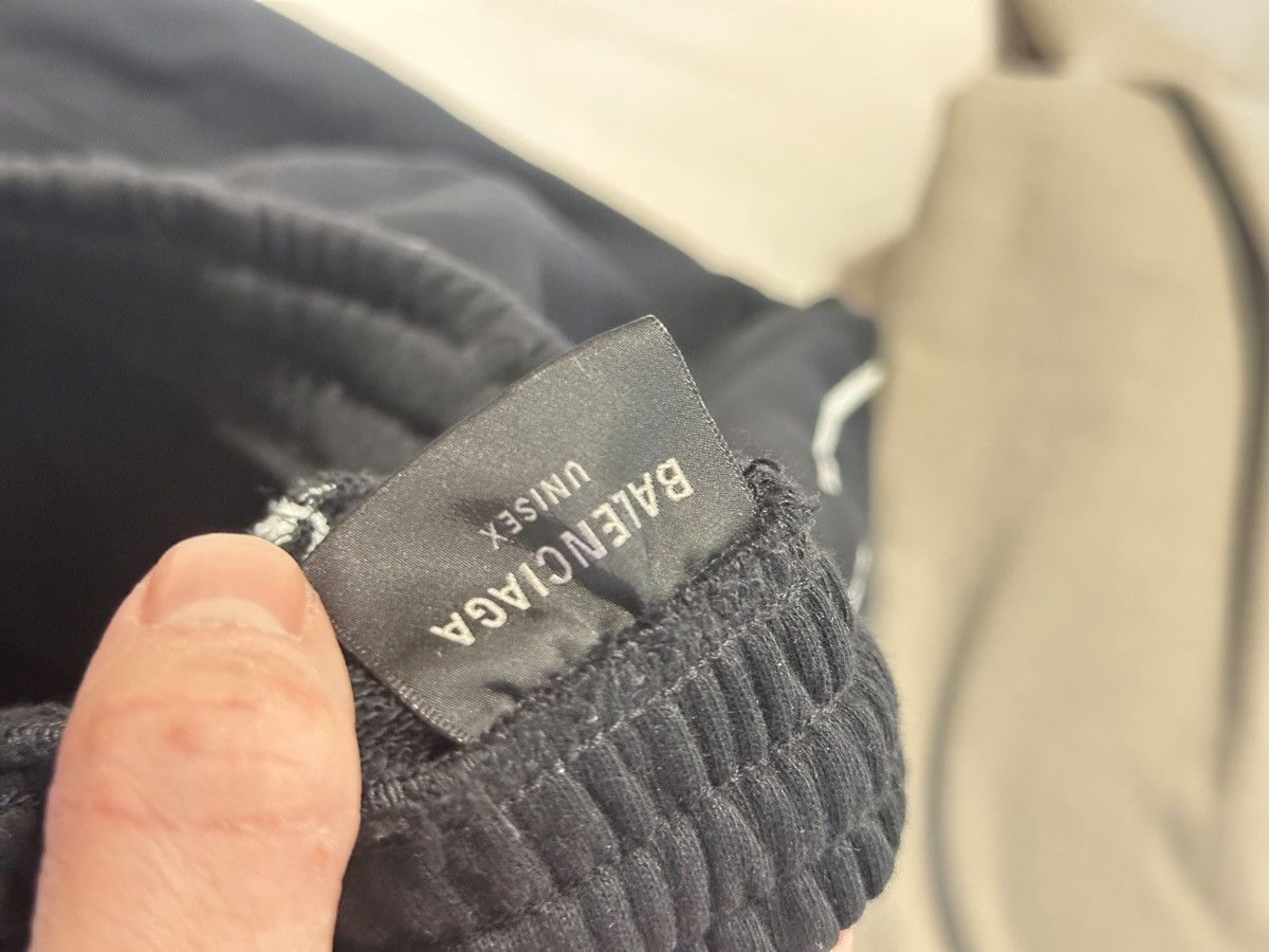 Balenciaga Balenciaga Manchester Sweatpants Size US 40 / EU 56 - 6 Thumbnail
