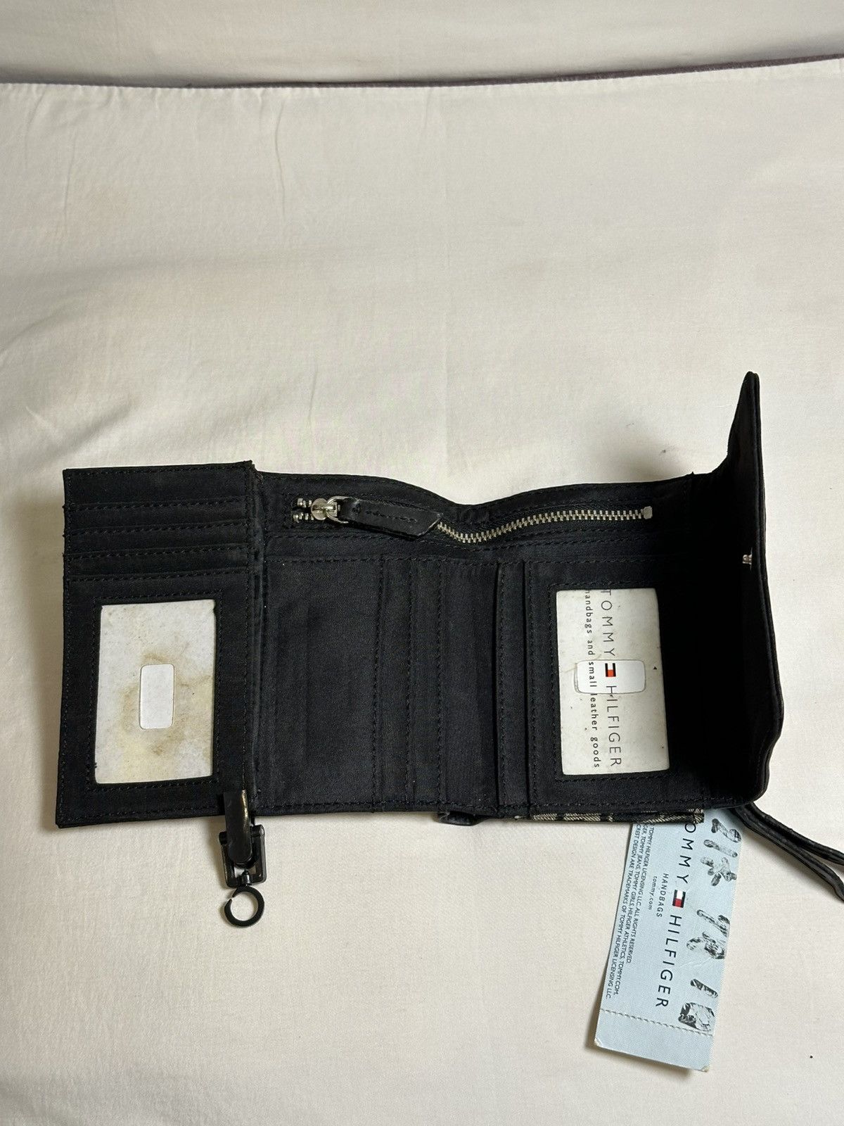 Tommy Hilfiger Tommy Hilfiger monogram canvas wallet. Size ONE SIZE - 12 Thumbnail