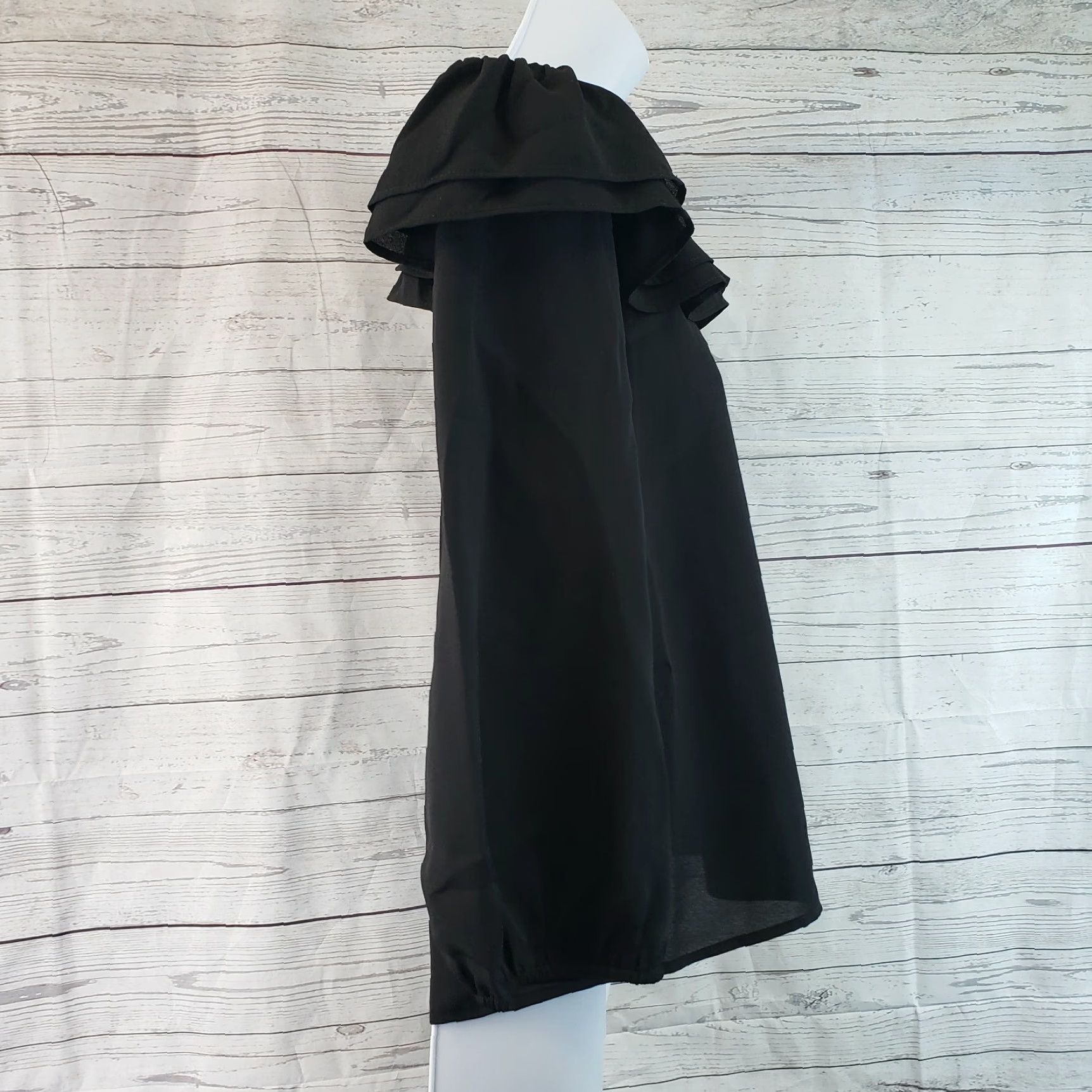 J.Crew VINTAGE? (no) J.CREW MERCANTILE WOMENS Blouse XS Solid Black Off Shoulder Ruffle 3/4 Sleeve Polyester Convertible Casual Womens Size XS / US 0-2 / IT 36-38 - 3 Thumbnail