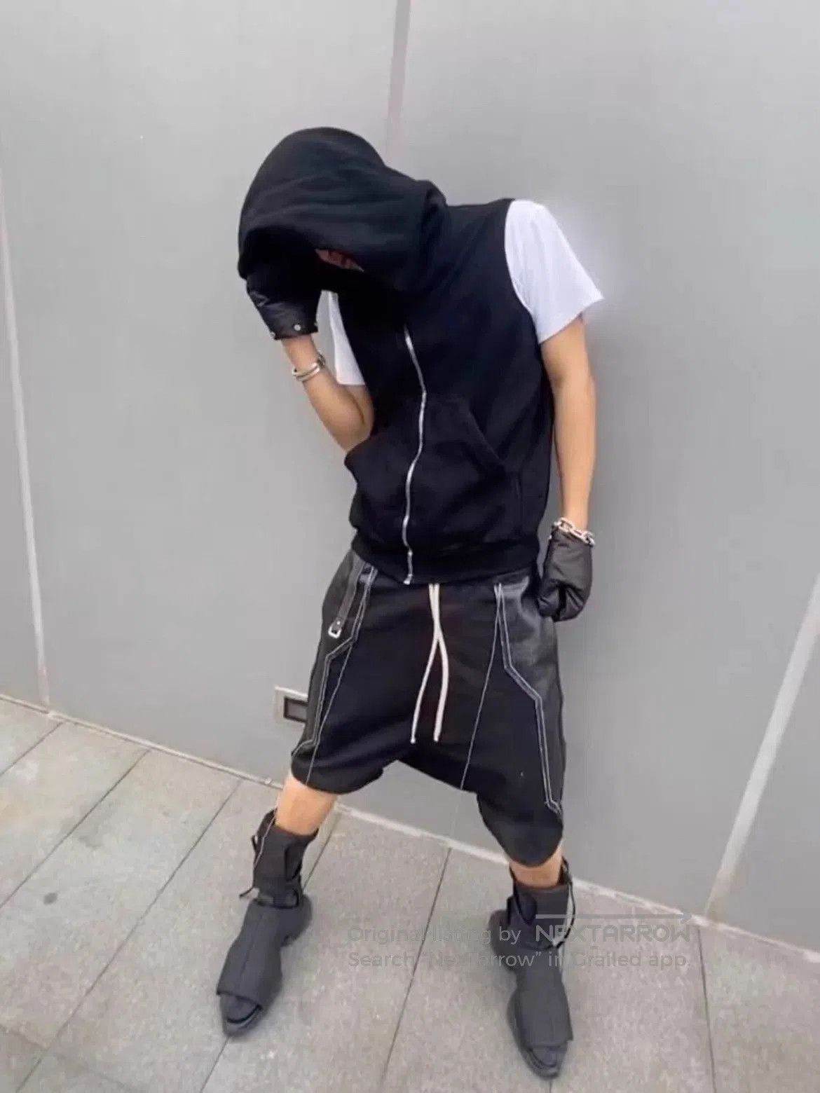 Rick Owens Black Shorts with Metallic Side Panels and Drawstring. Size US 26 / EU 42 - 7 Thumbnail