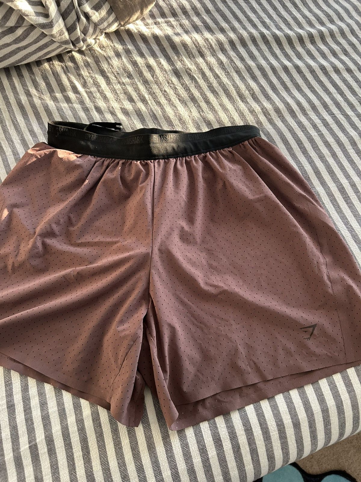 Gymshark Gymshark Perforated Training Shorts – Mauve/Brown – Medium Size US 28 / EU 44 - 3 Thumbnail