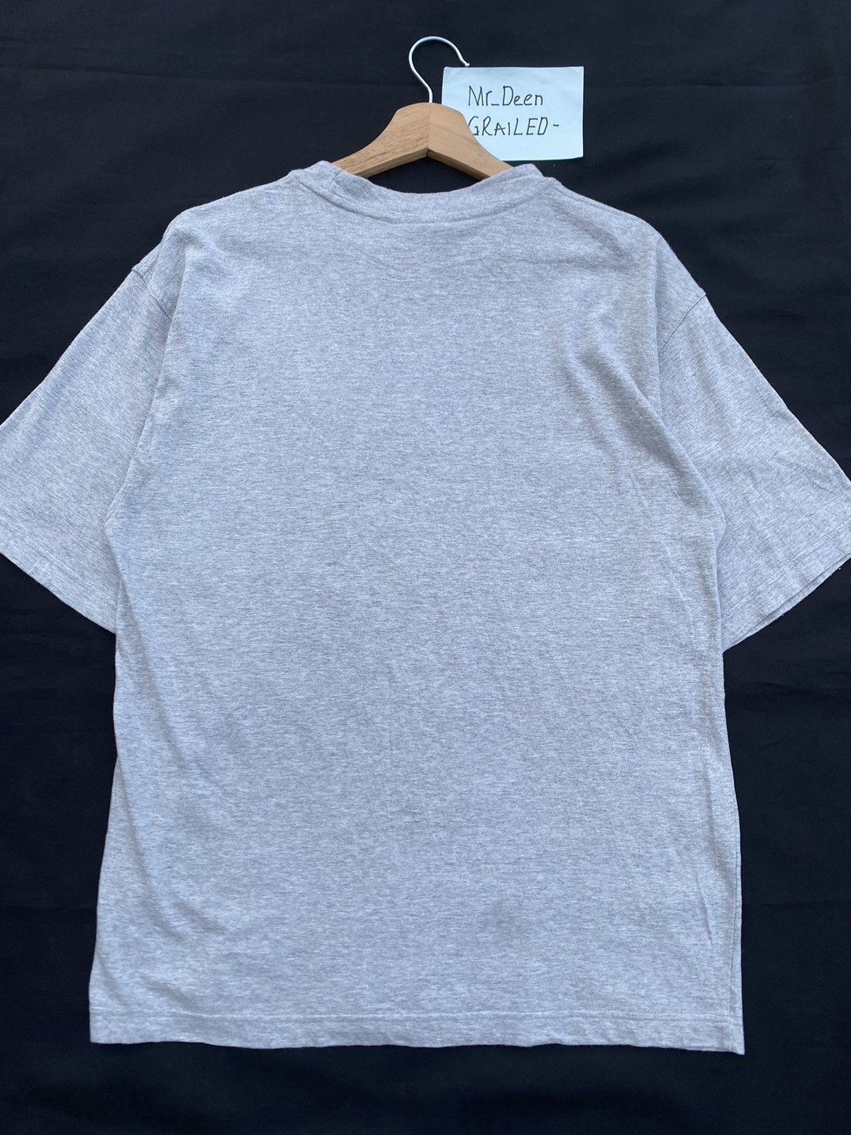 Valentino Rare Vintage Valentino Spellout Biglogo Tshirt Size US M / EU 48-50 / 2 - 17 Thumbnail