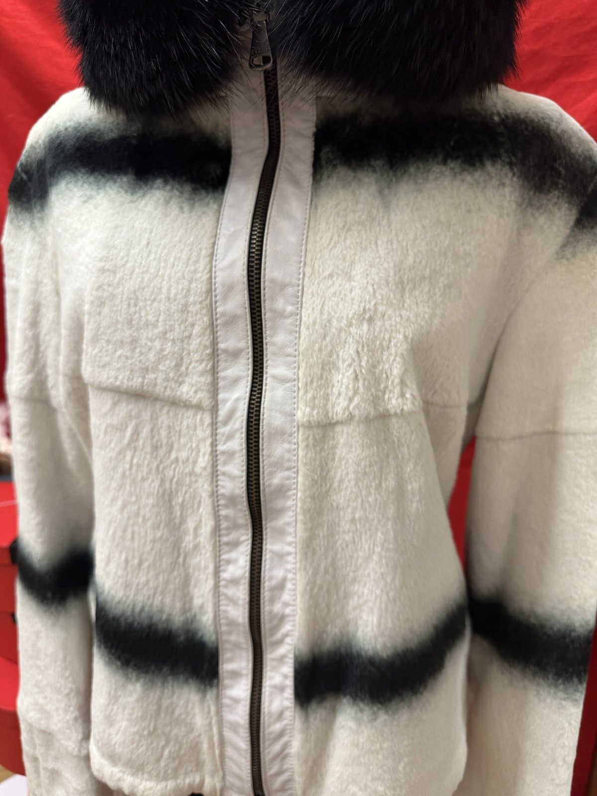 Ferre Ferre vintage fur coat is available Size S / US 4 / IT 40 - 5 Thumbnail