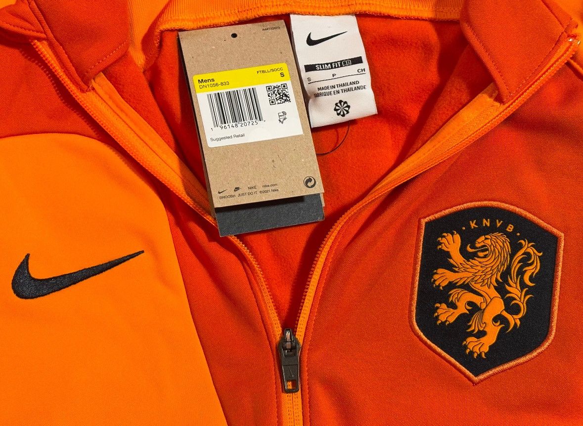 Nike NIKE NETHERLANDS ACADEMY PRO FOOTBALL JACKET DN1056-833 Size US S / EU 44-46 / 1 - 11 Thumbnail
