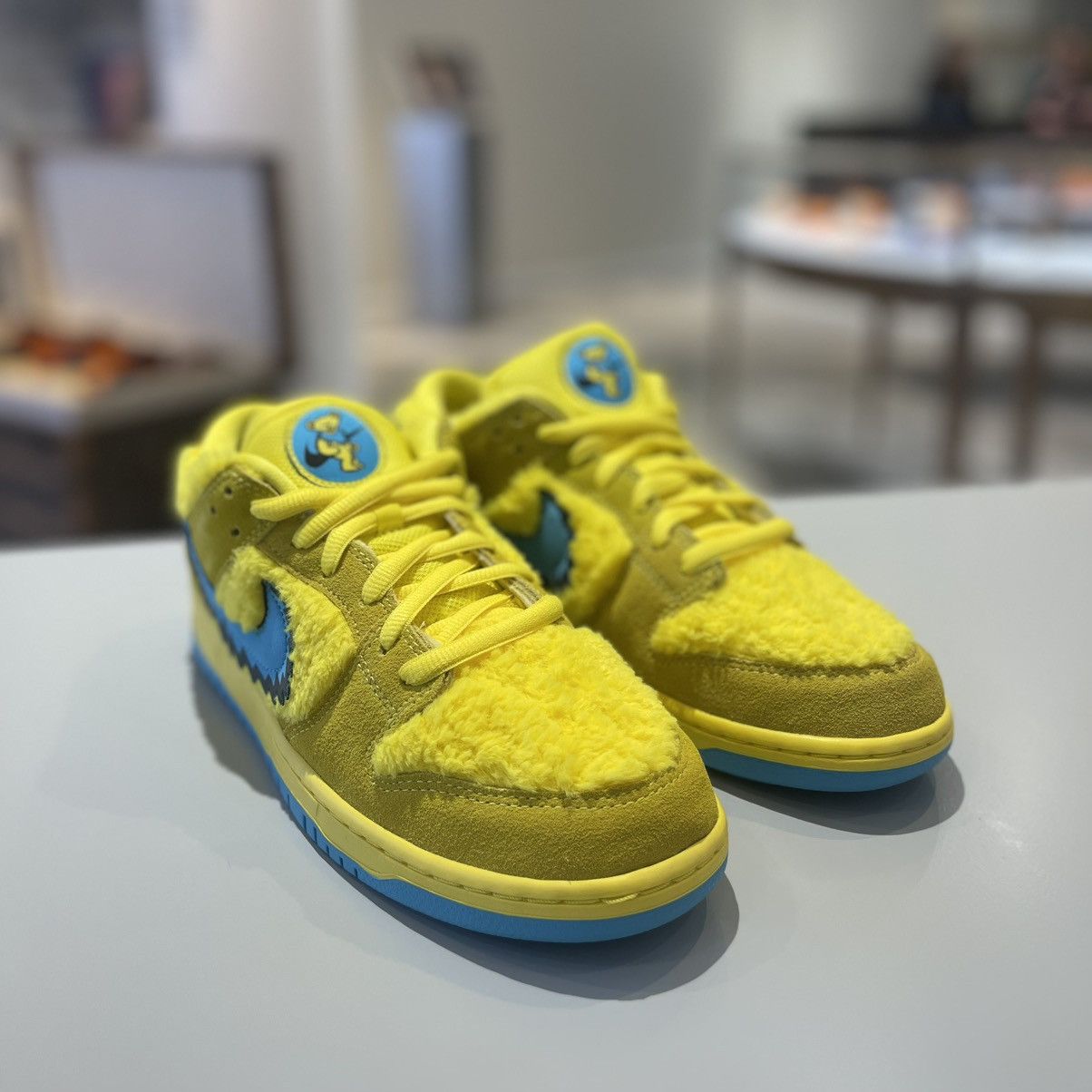 Nike Nike SB Dunk Low Grateful Dead Bears Opti Yellow Size US 11 / EU 44 - 2 Thumbnail