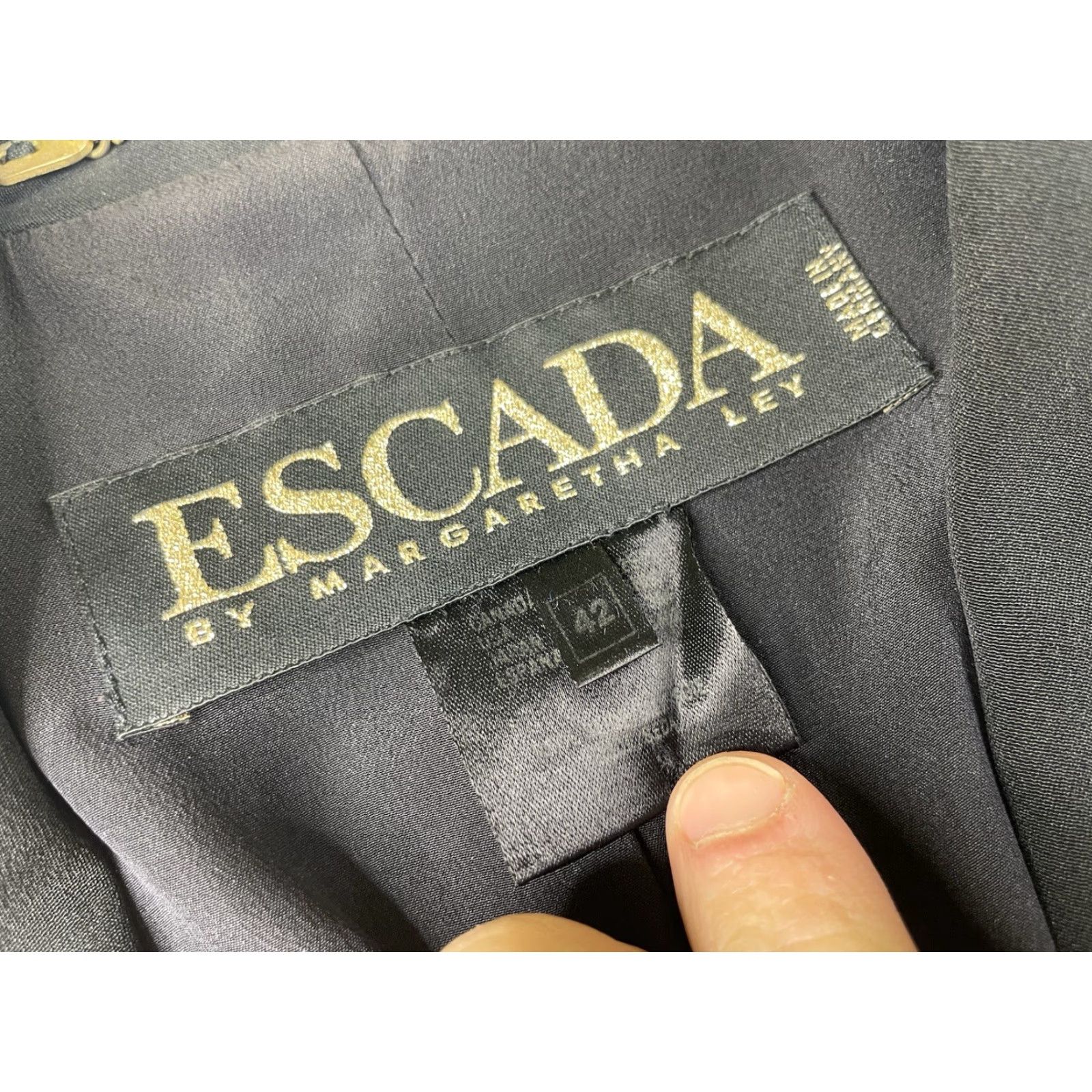 Escada VINTAGE ESCADA Silk Blazer Jacket Women's Sz 42 One-Button Lined Silk Black Blazer Women Mens? Size M / US 6-8 / IT 42-44 - 3 Thumbnail