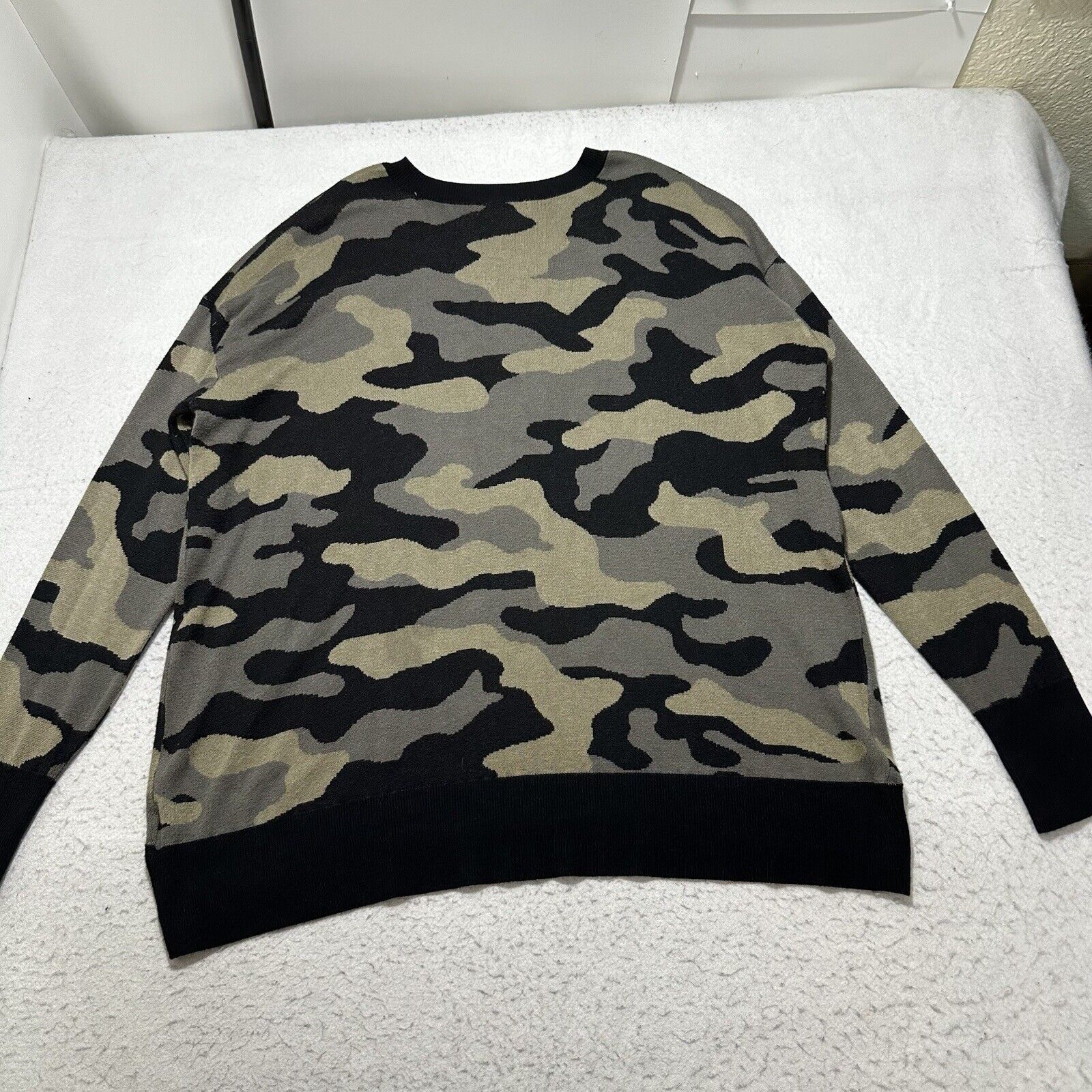 Isaac Mizrahi Isaac Mizrah XXL Crewneck Sweatshirt Camo Pattern Pullover Size XXL / US 16-18 / IT 52-54 - 10 Thumbnail