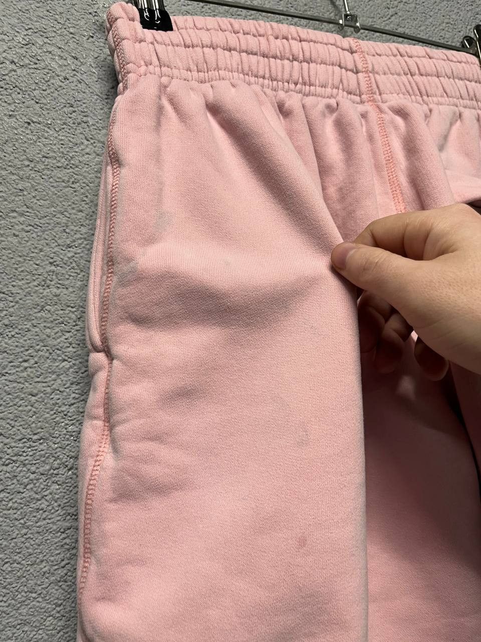 Corteiz Corteiz womens pink sweat shorts XL Size 40" / US 18 - 7 Thumbnail