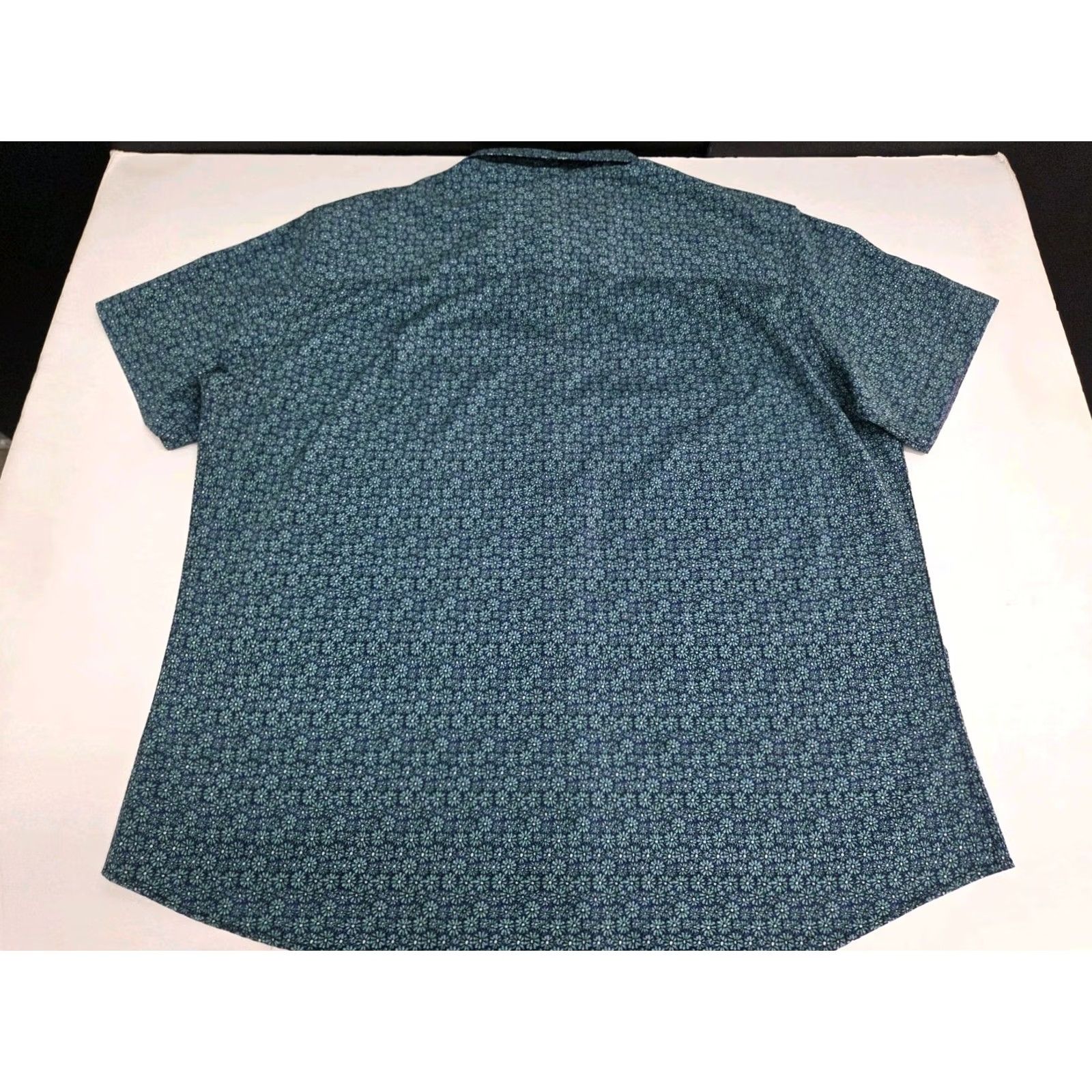 Vintage Nick Graham Everywhere Men Short Sleeve Button Up Modern Fit Shirt XL Blue/Green Geometric Pattern Size US XL / EU 56 / 4 - 4 Thumbnail