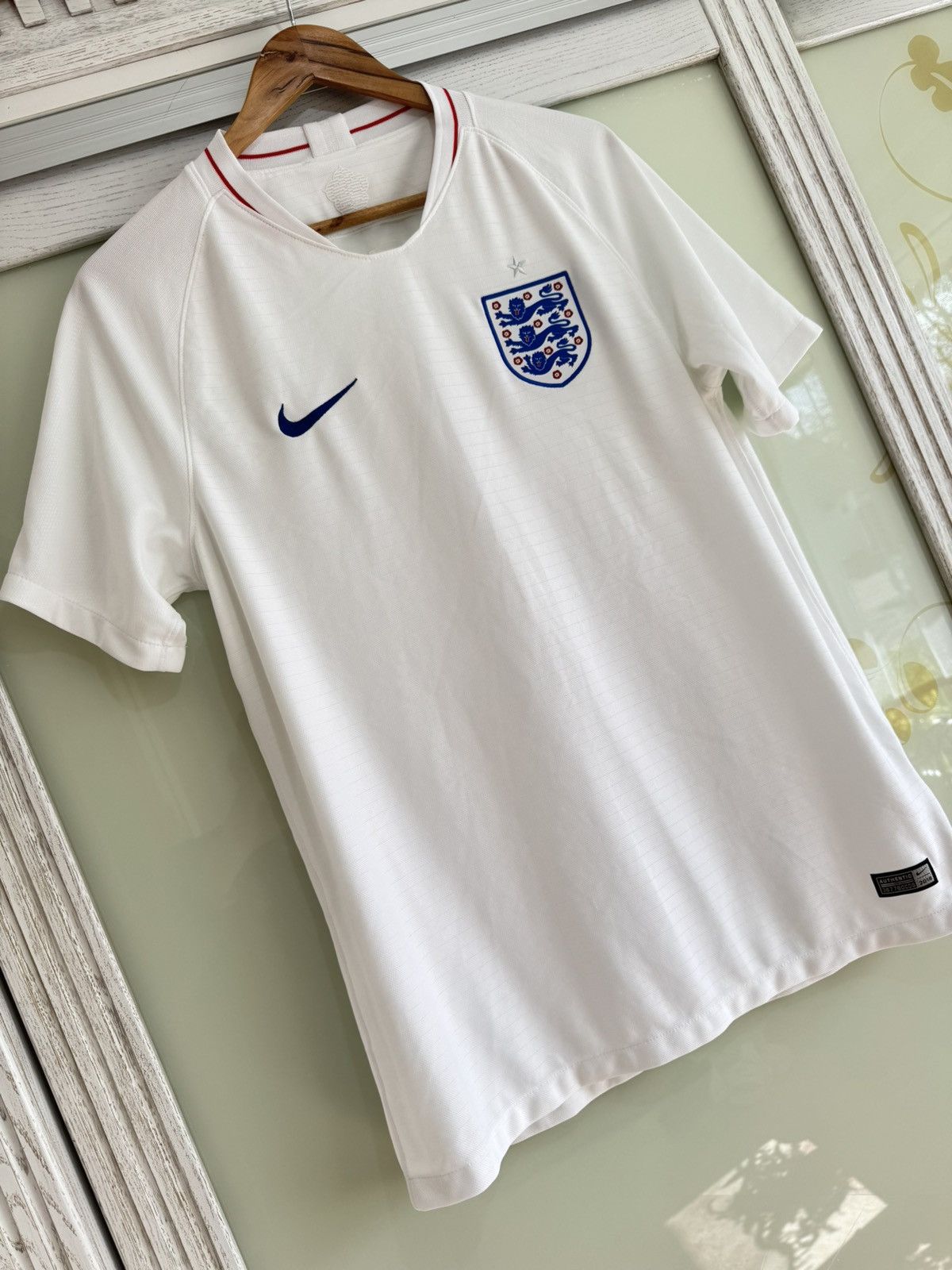 Nike England 2018-2019 Home Soccer Jersey Football Kit Shirt Size US L / EU 52-54 / 3 - 4 Thumbnail