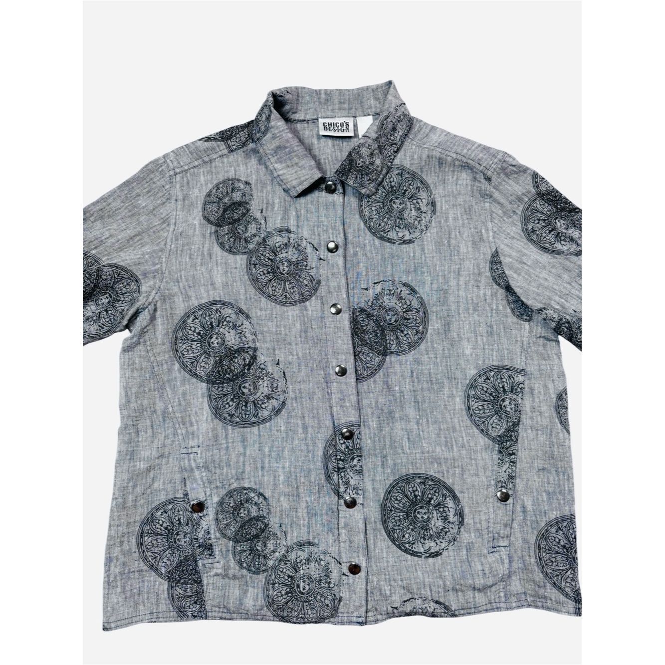 Chicos Chico's Gray Medallion Print Snap Button Linen Shirt Size 2 Size L / US 10 / IT 46 - 4 Thumbnail
