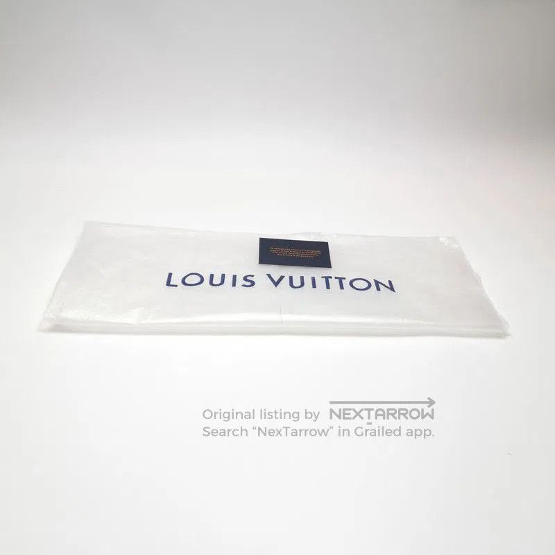 Louis Vuitton Louis Vuitton Bee Graphic Hoodie in Brown. Size US M / EU 48-50 / 2 - 5 Thumbnail