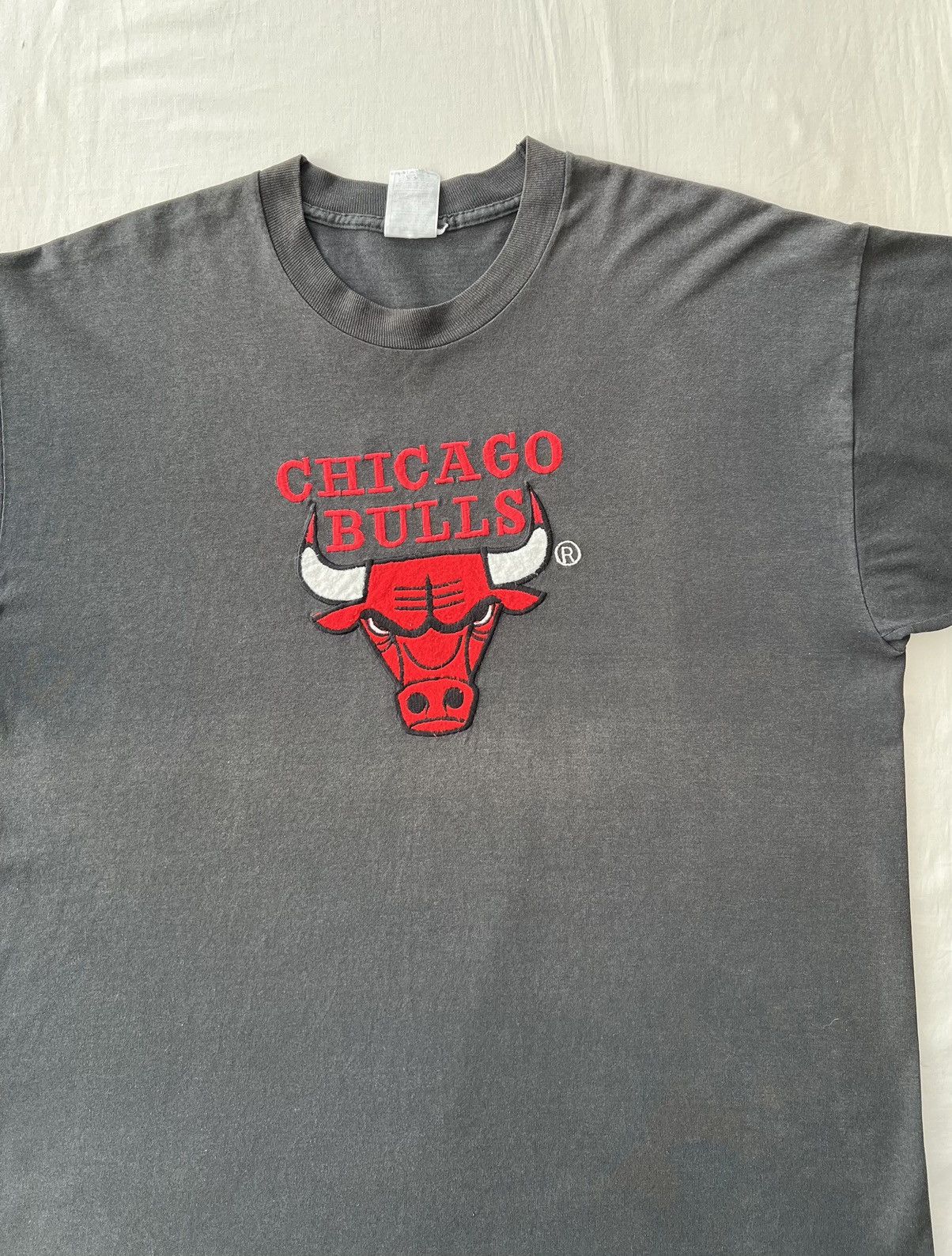 NBA Vintage 90s Chicago Bulls NBA Faded Black T-shirt Size US XL / EU 56 / 4 - 6 Thumbnail