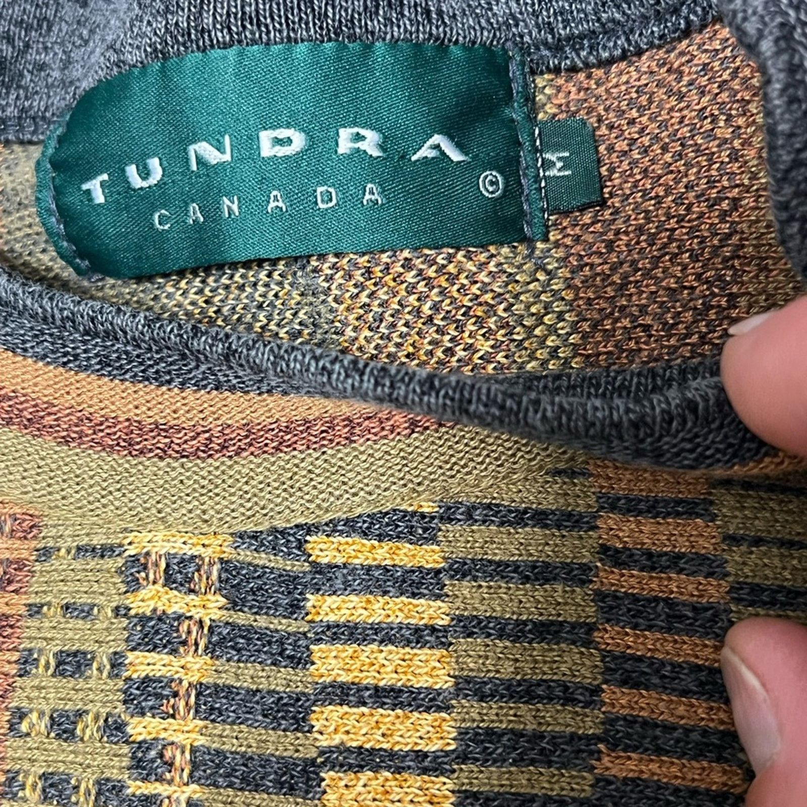 Tundra Canada Tundra Vintage 90s Coogi Style Textured Sweater Pattern M Size US M / EU 48-50 / 2 - 6 Thumbnail