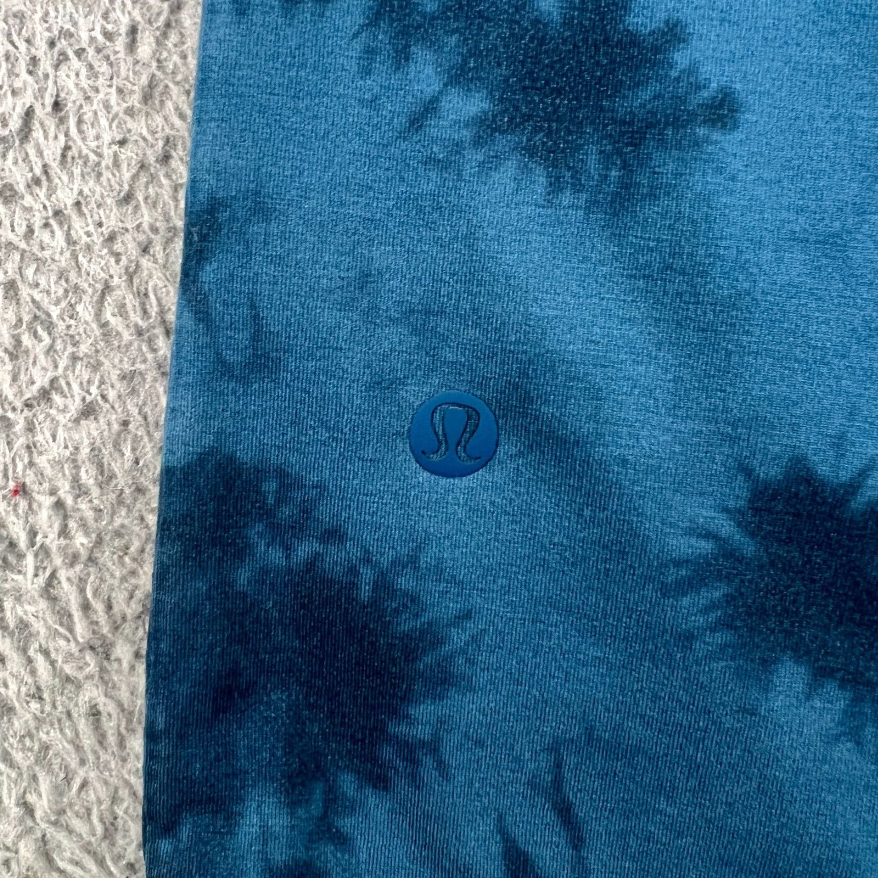 Lululemon Lululemon T-Shirt Mens Basic Short Sleeve Crew Neck Blue Tie Dye Size M Size US M / EU 48-50 / 2 - 5 Thumbnail
