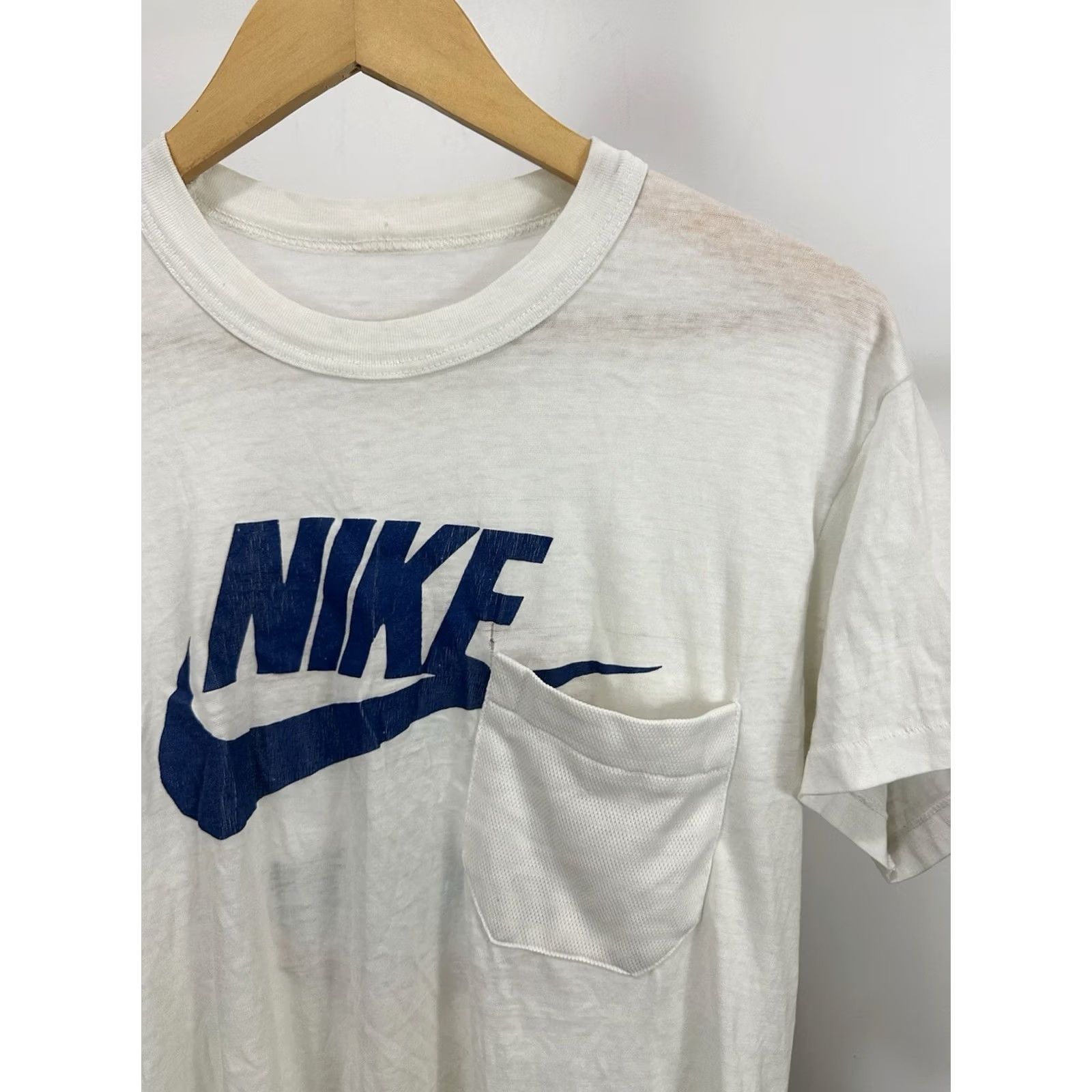Nike VTG 80s Nike Big Swoosh Paper Thin Burnout Worn Distressed Pocket T-Shirt Size M Mens White Short Sleeve Shirt Size US M / EU 48-50 / 2 - 3 Thumbnail