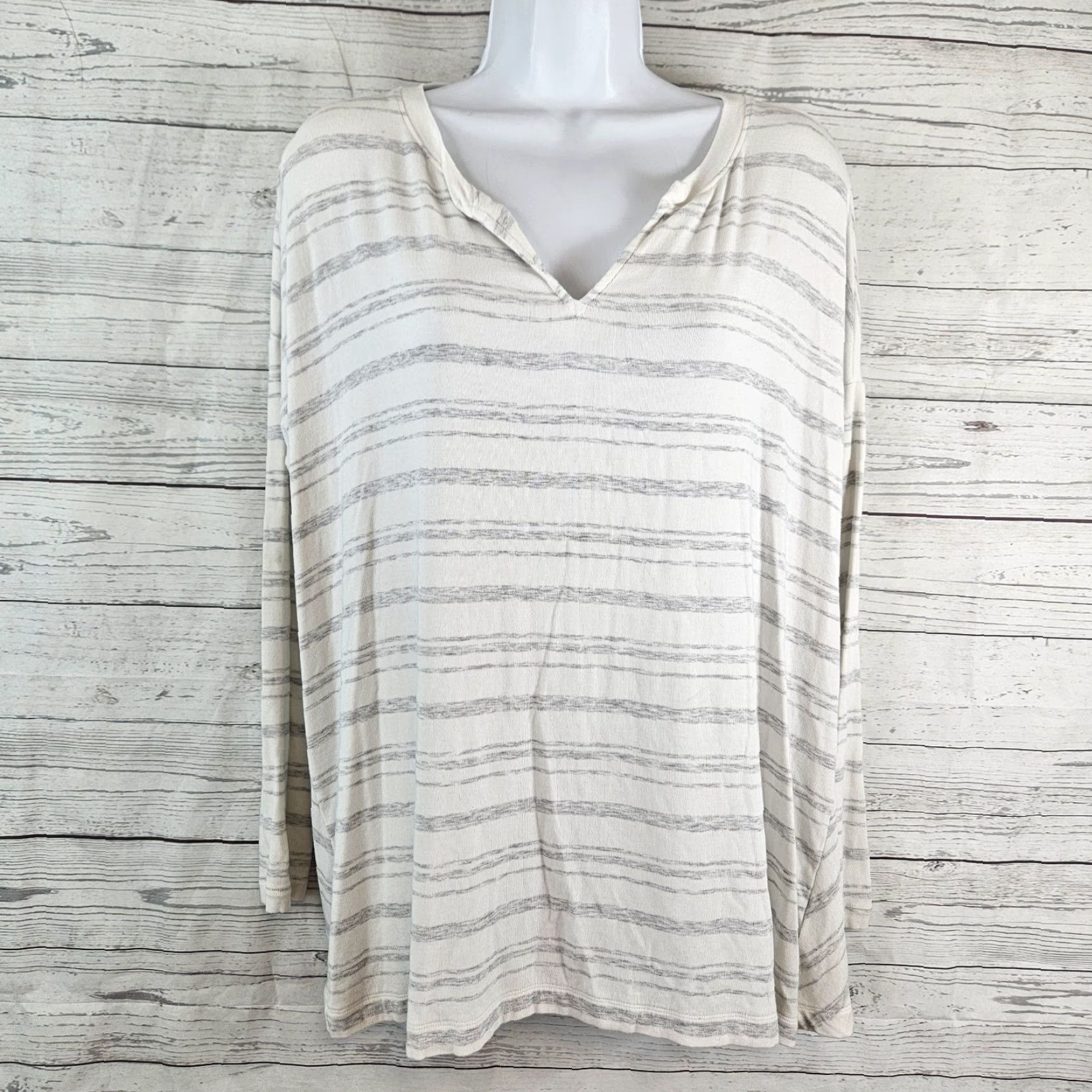 Vintage Cabi 5930 Womens Habitat Tee Sz Small Gray Striped Rayon Blend Long Sleeve Shirt Womens Size S / US 4 / IT 40 - 2 Thumbnail
