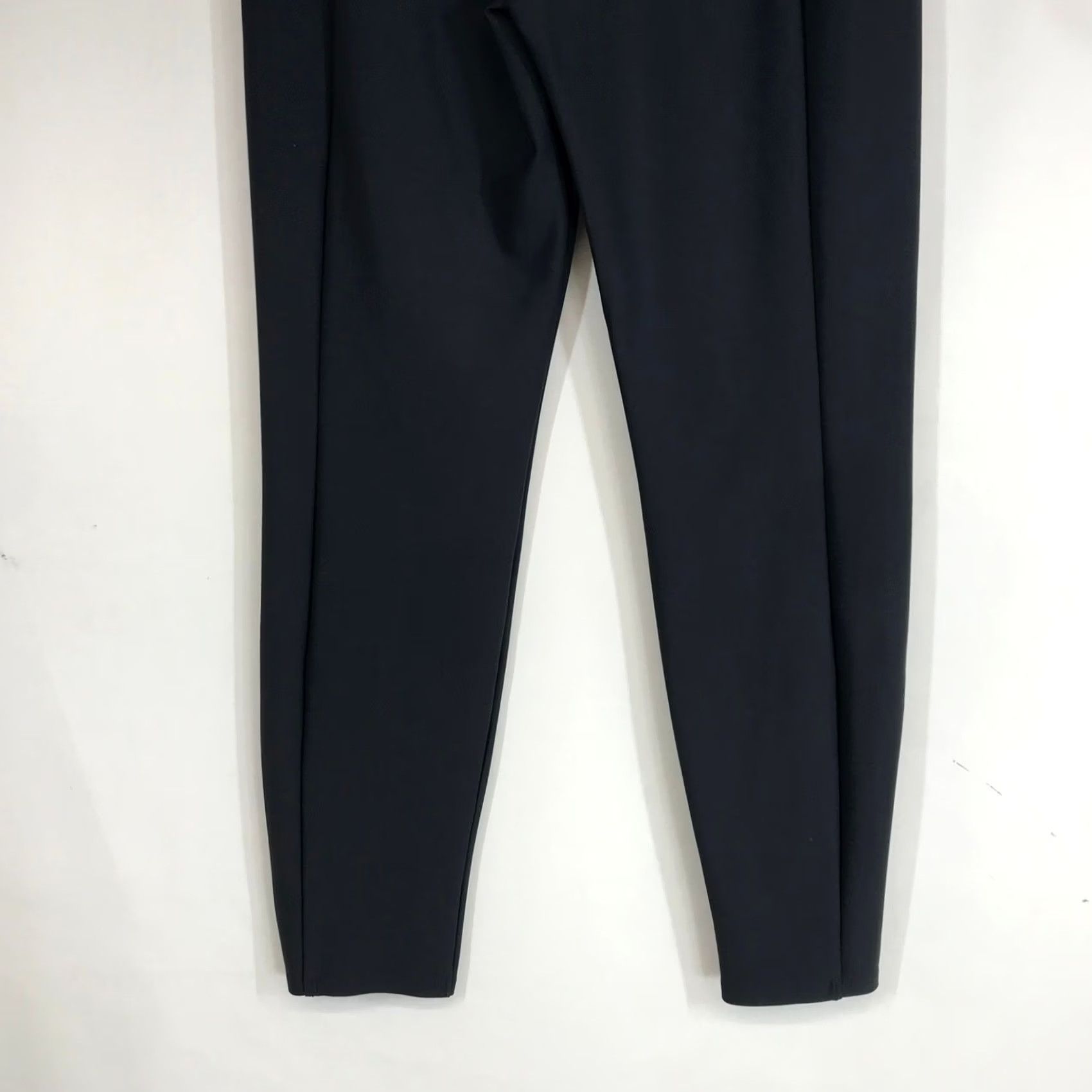 Athleta Athleta Be Free Stellar Tight Legging Black Women's 4P Pants Slim Yoga Ankle Skinny Pull On Slit Wedding? Size 27" / US 4 / IT 40 - 6 Thumbnail