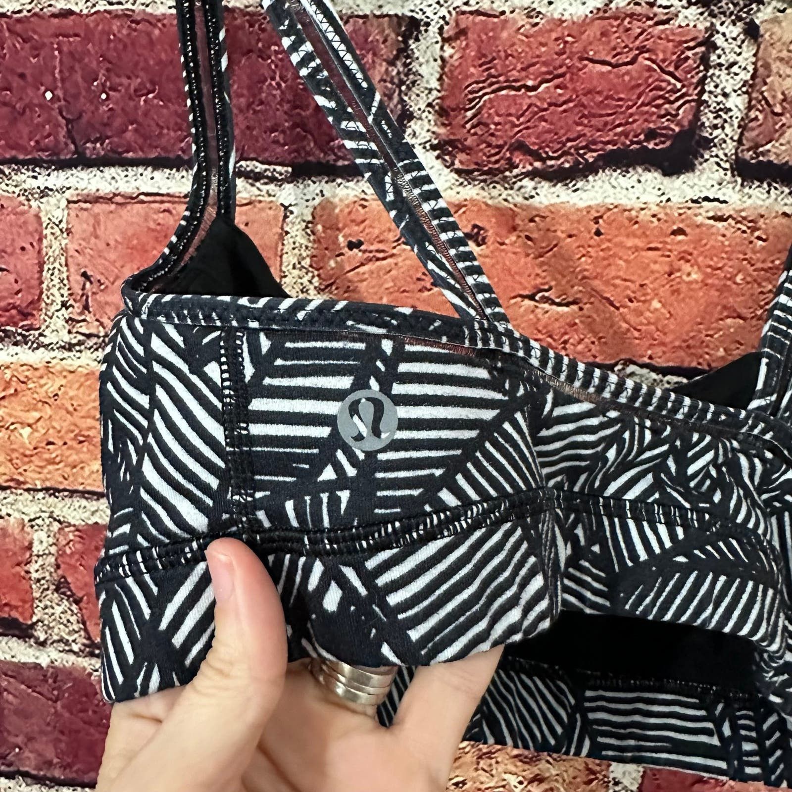 Lululemon lululemon sports bra size 6 Size S / US 4 / IT 40 - 3 Thumbnail