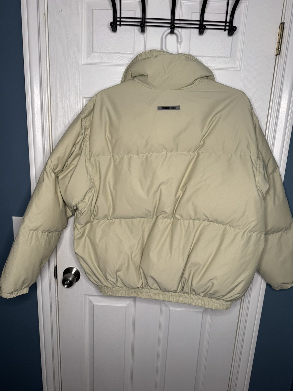 Fear of God Fear of God ESSENTIALS Puffer Size US XL / EU 56 / 4 - 15 Thumbnail